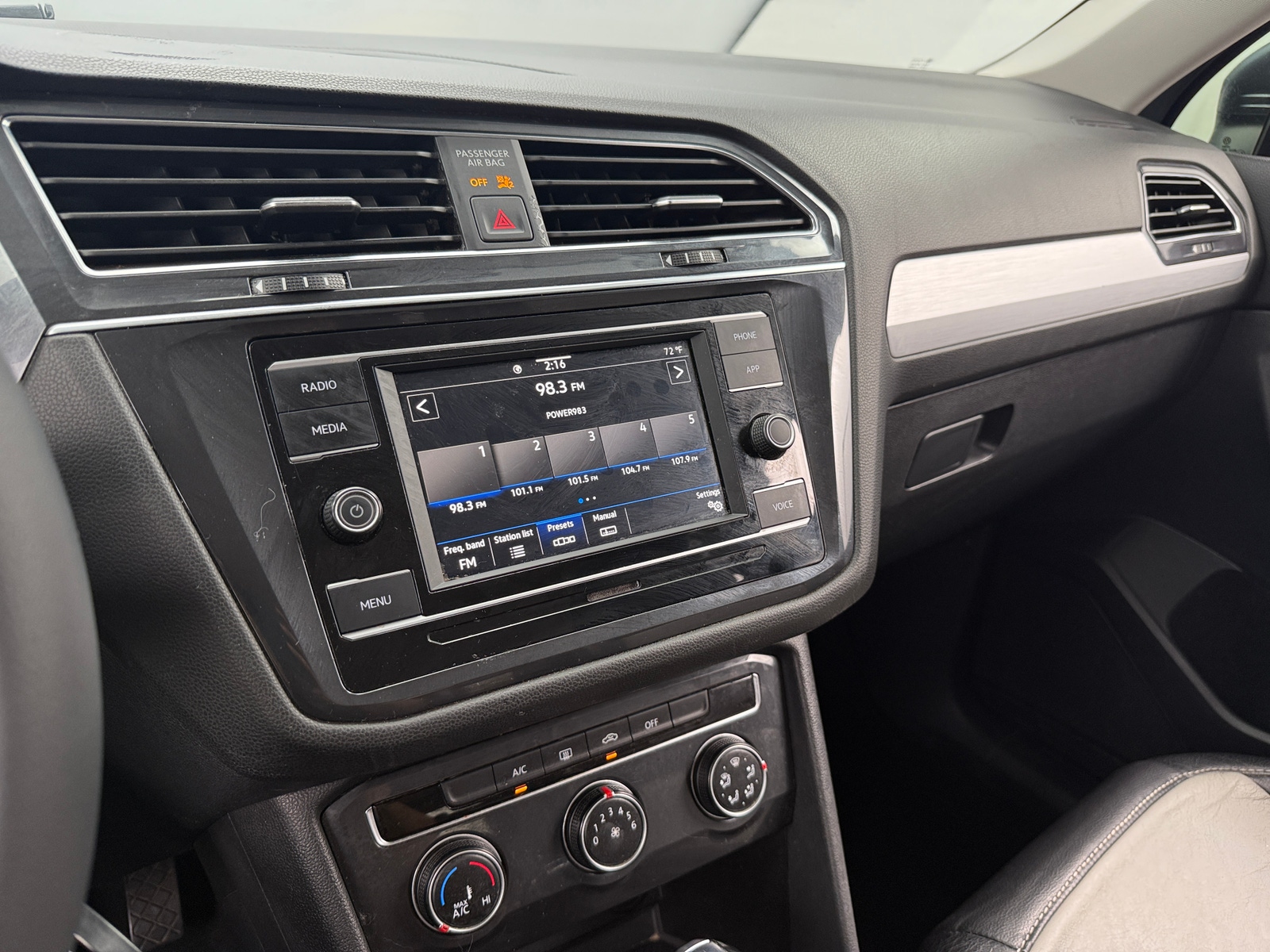 Thumbnail: 2021 Volkswagen Tiguan - 4