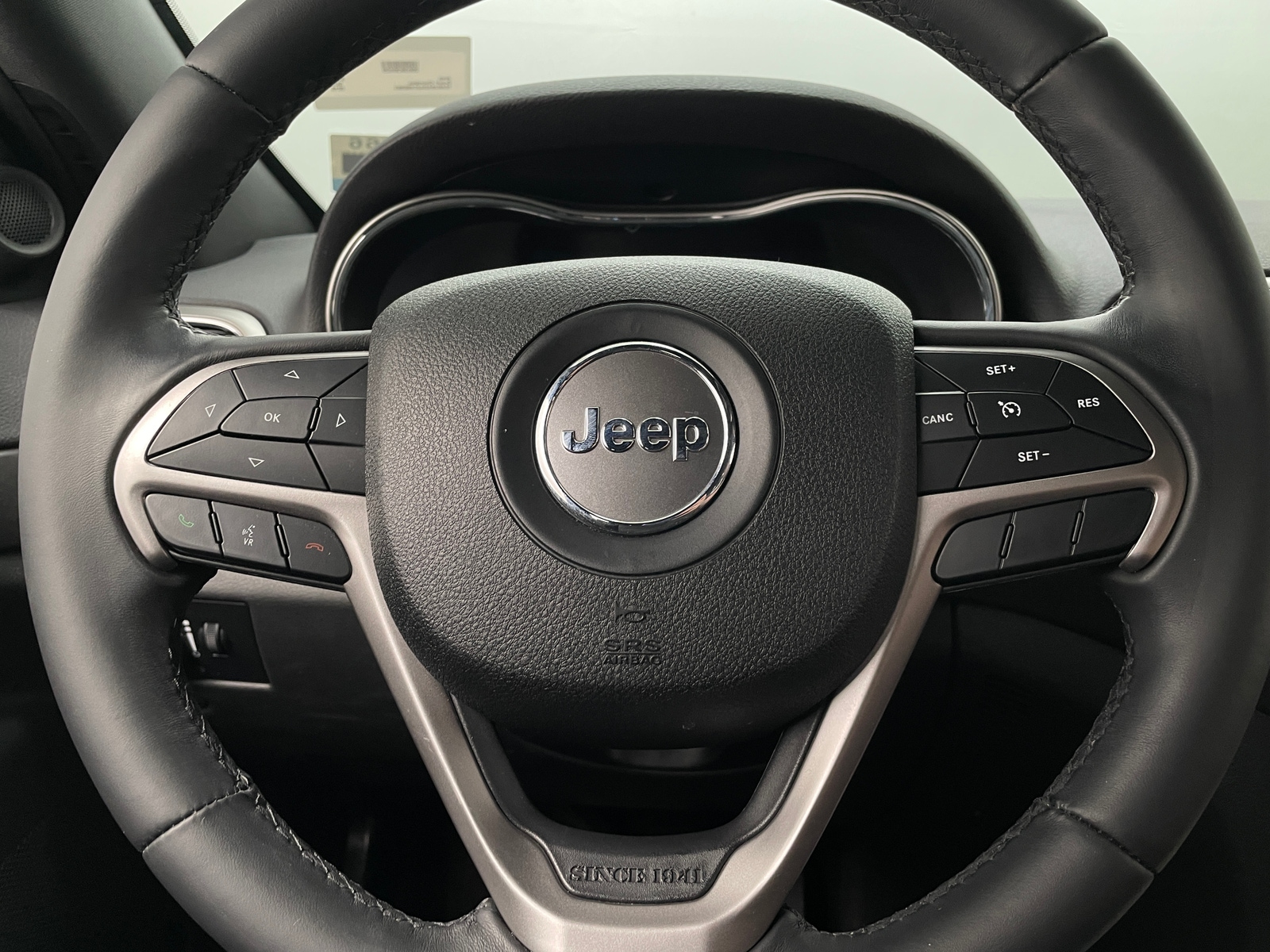 Thumbnail: 2018 Jeep Grand Cherokee - 5