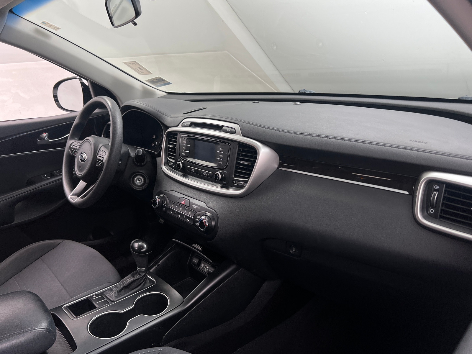 Thumbnail: 2017 Kia Sorento - 3
