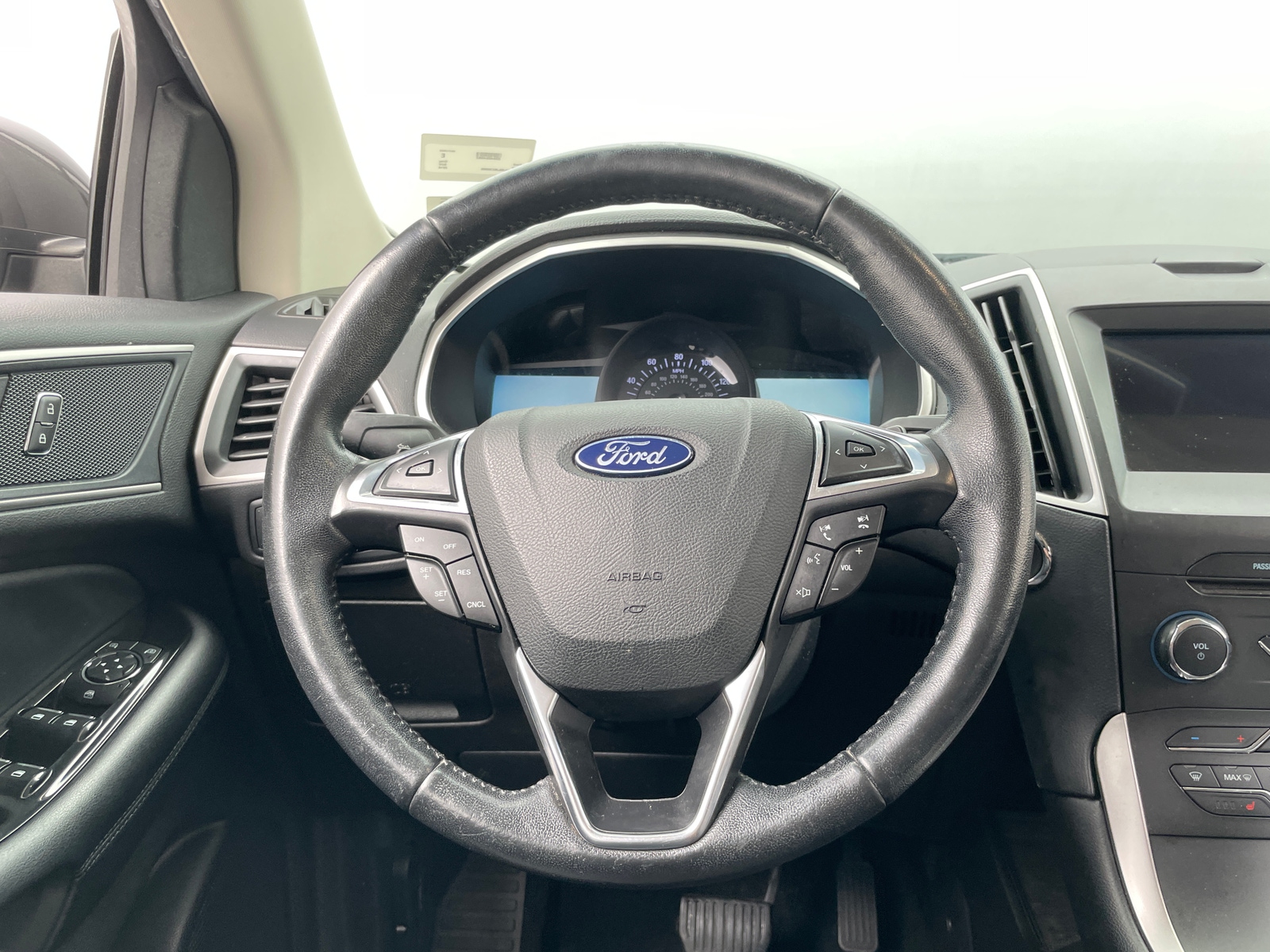 Thumbnail: 2018 Ford Edge - 4