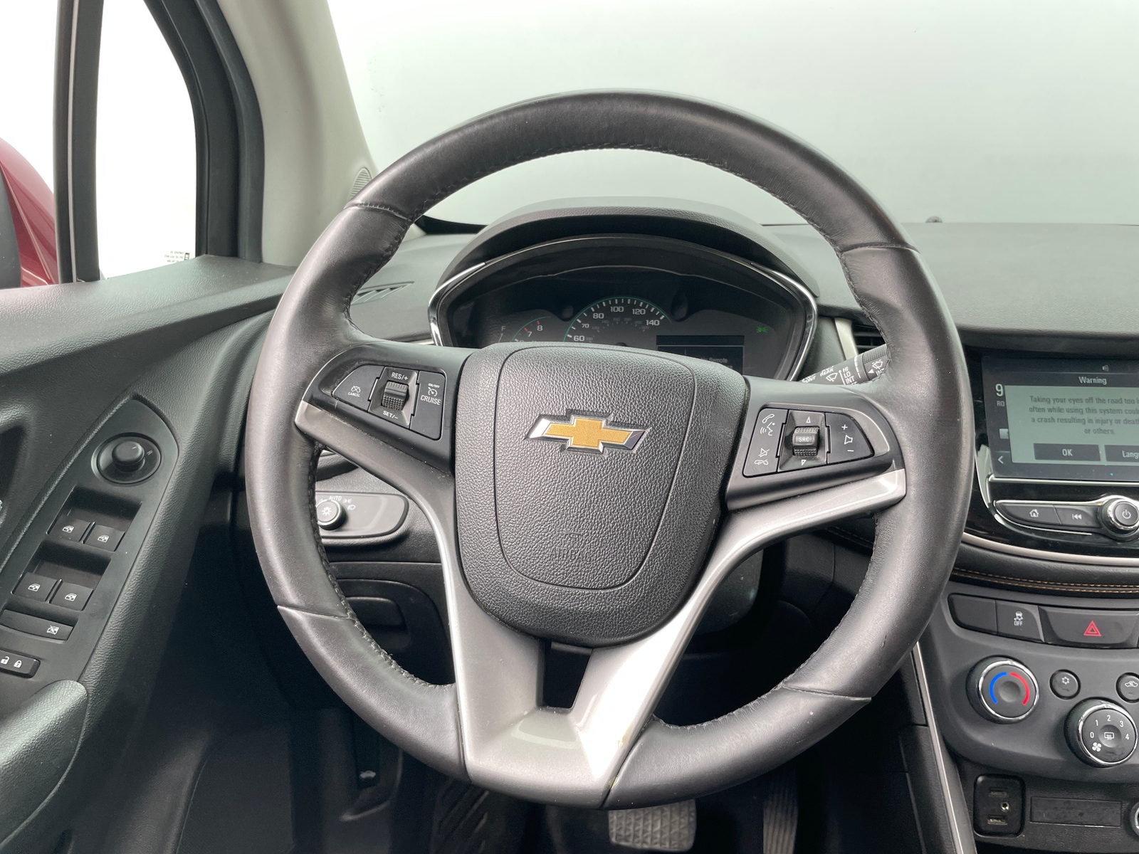 Thumbnail: 2017 Chevrolet Trax - 5