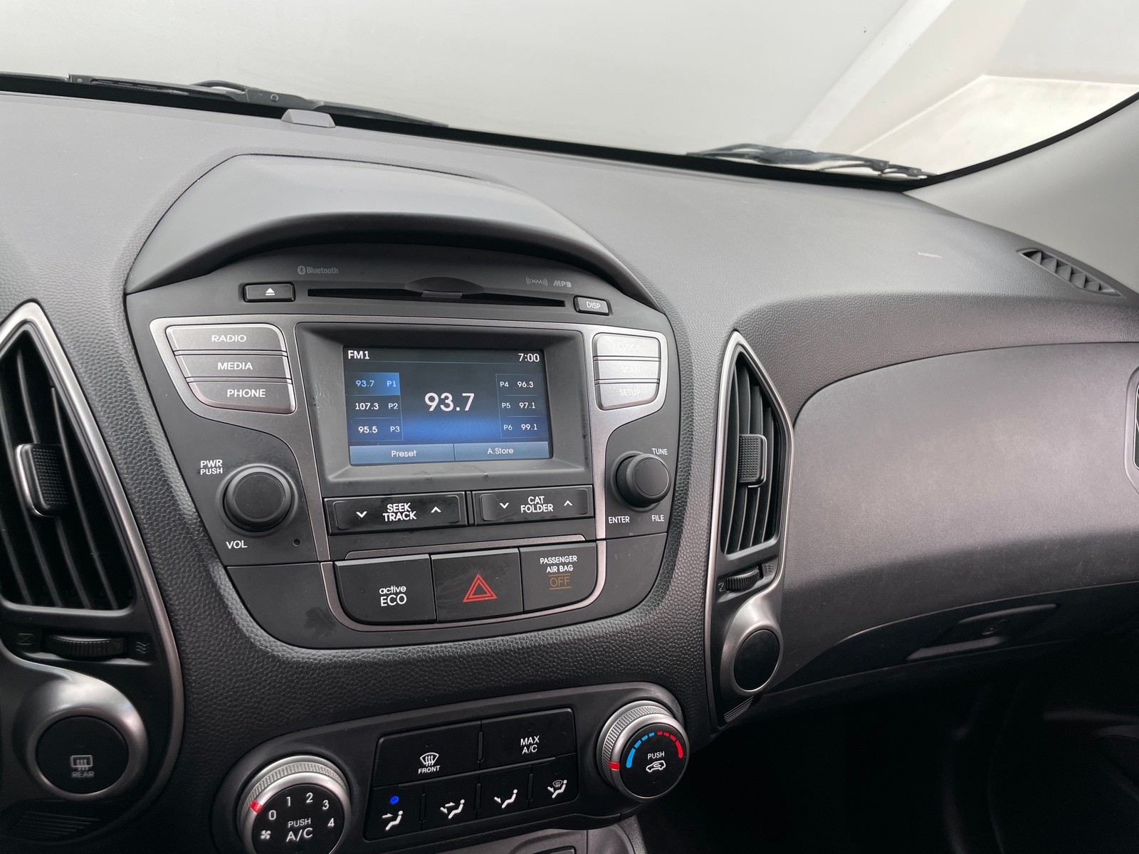 Thumbnail: 2015 Hyundai Tucson - 3