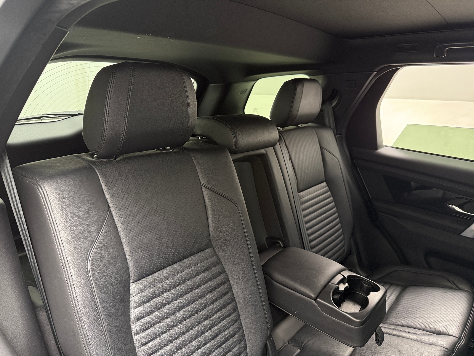 Thumbnail: 2021 Land Rover Discovery Sport - 5