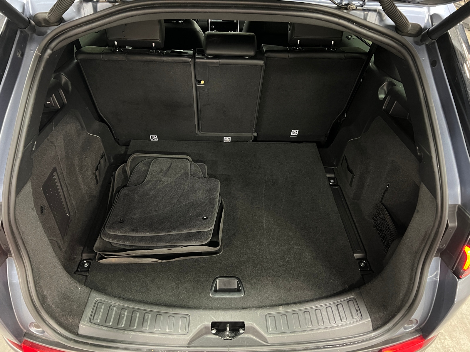 Thumbnail: 2021 Land Rover Discovery Sport - 6