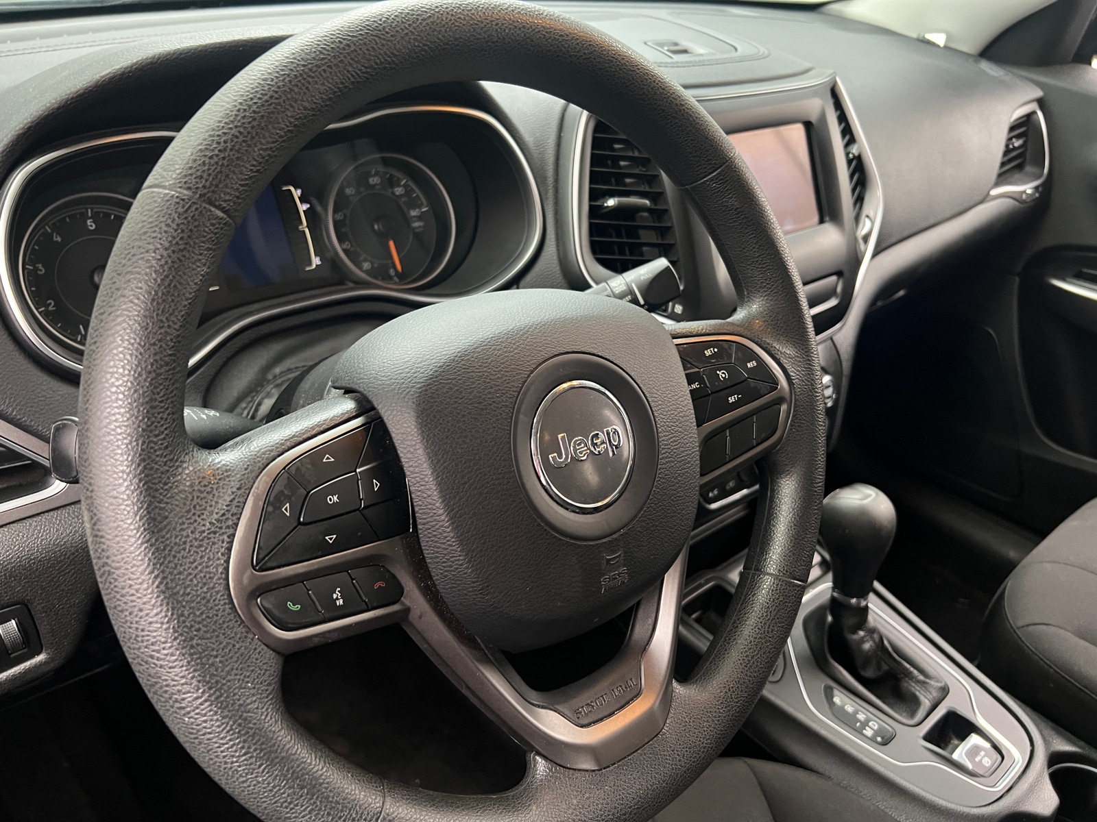 Thumbnail: 2019 Jeep Cherokee - 5