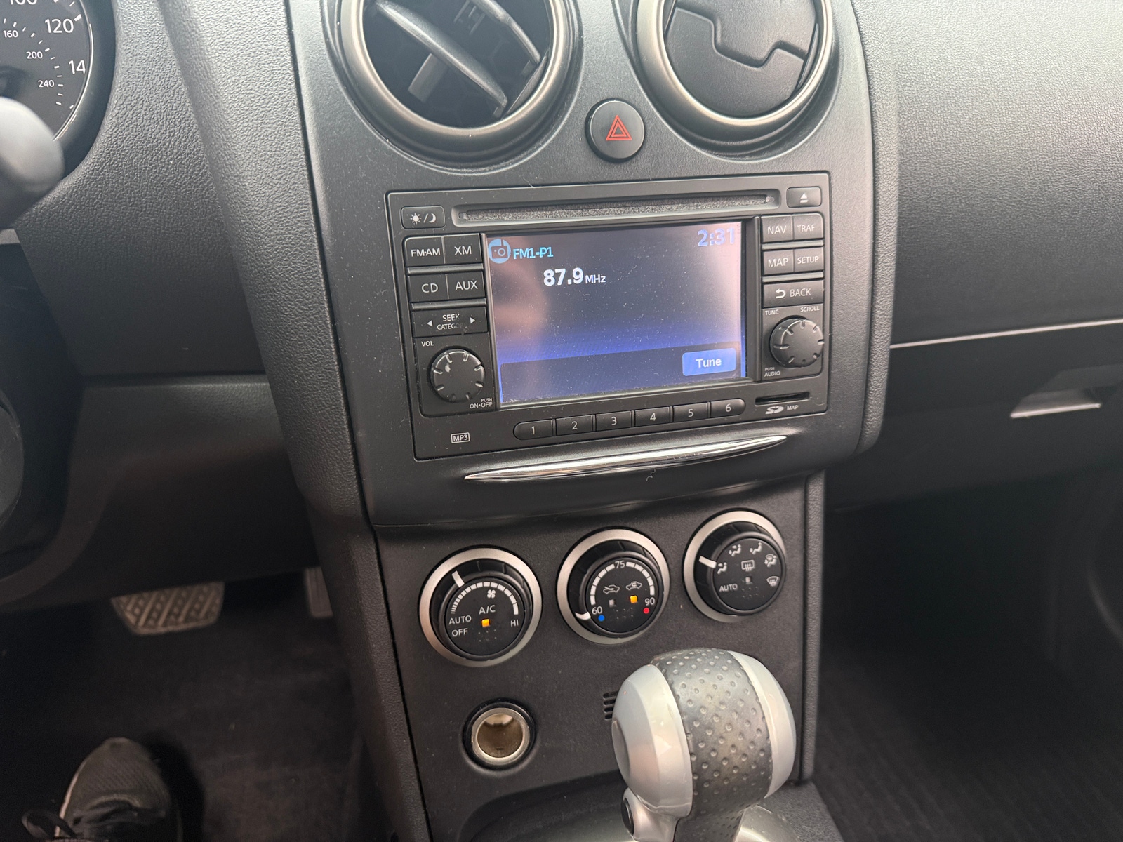 Thumbnail: 2011 Nissan Rogue - 4