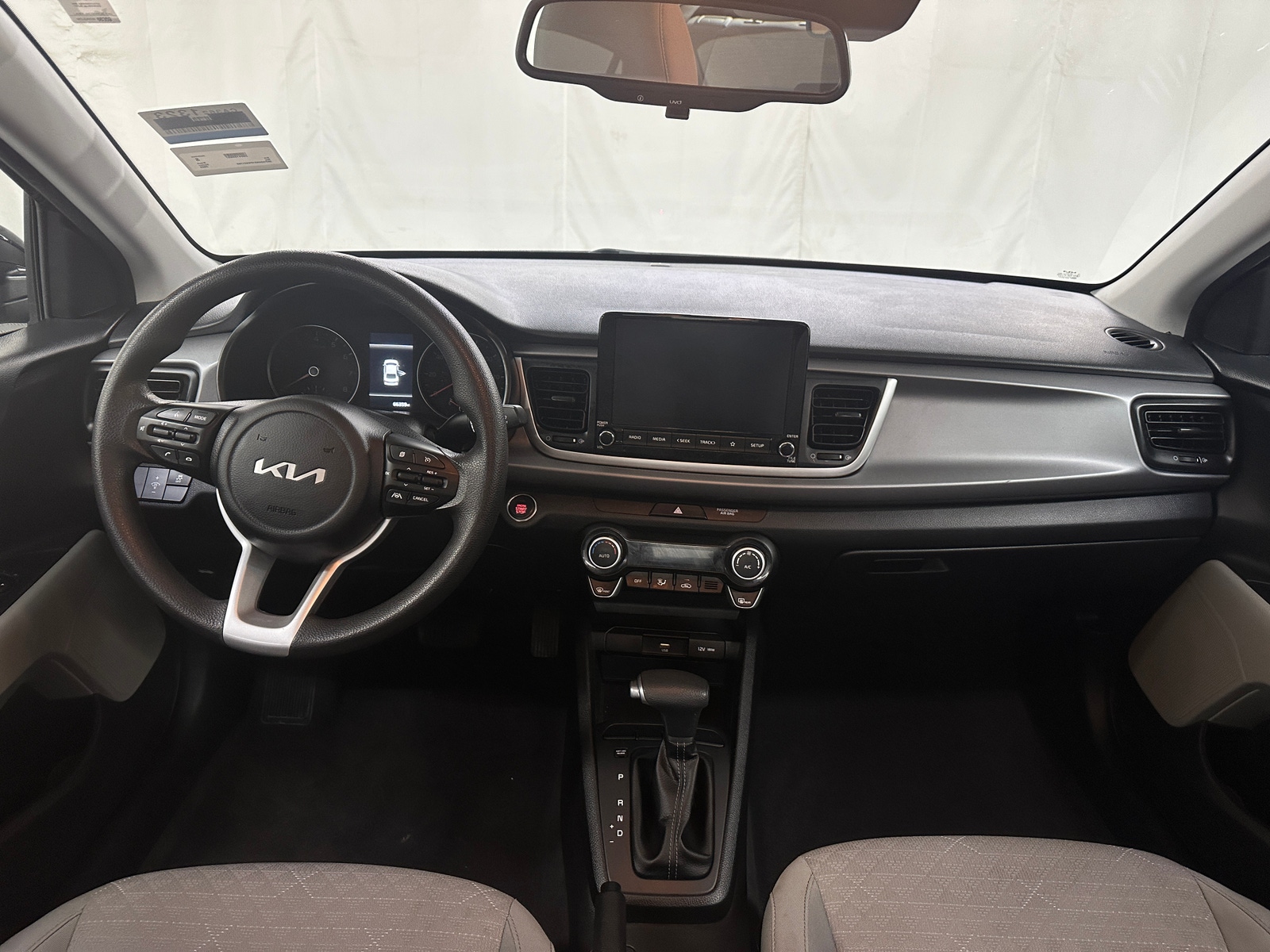 Thumbnail: 2023 Kia Rio - 3