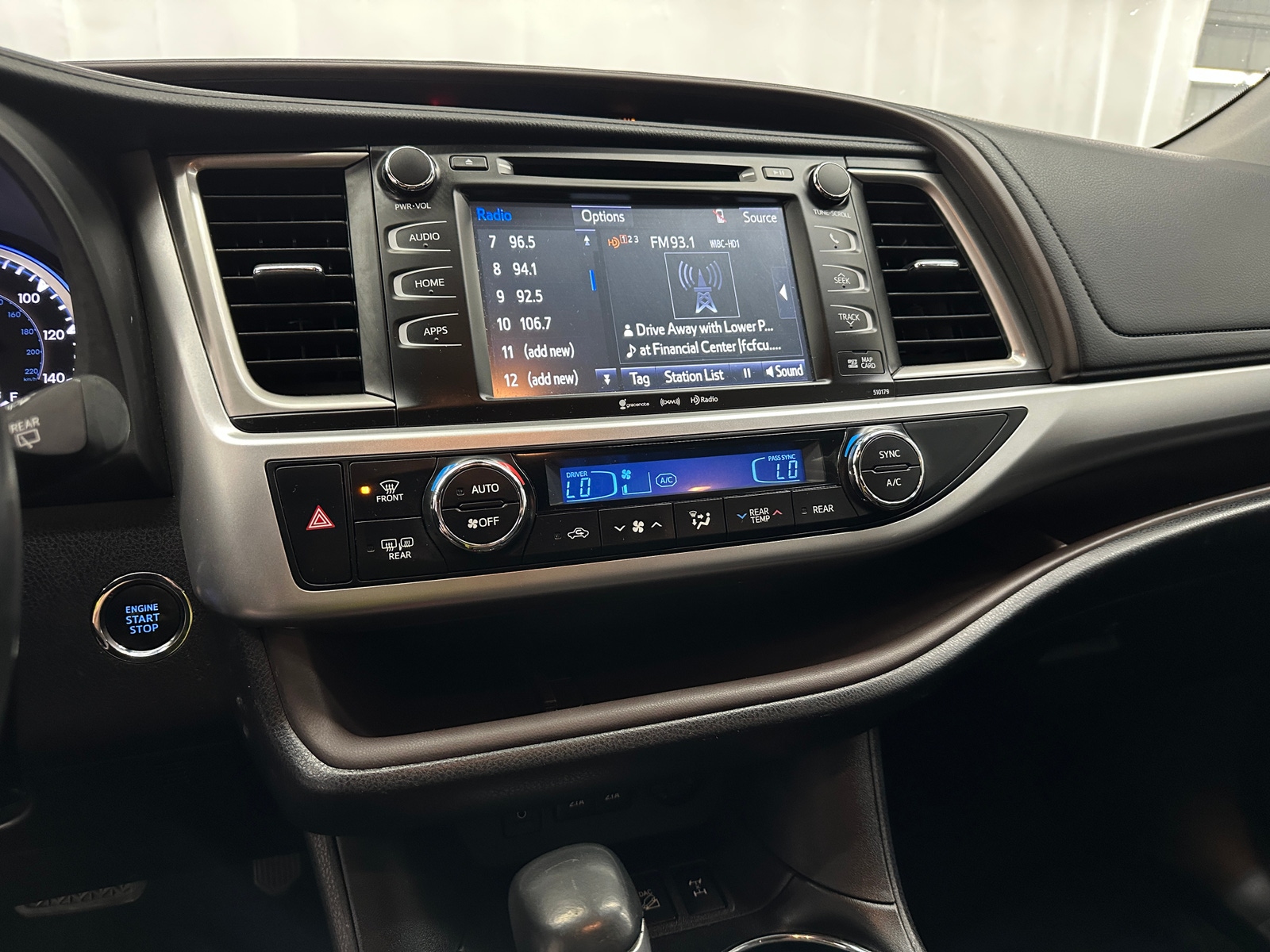 Thumbnail: 2017 Toyota Highlander - 3