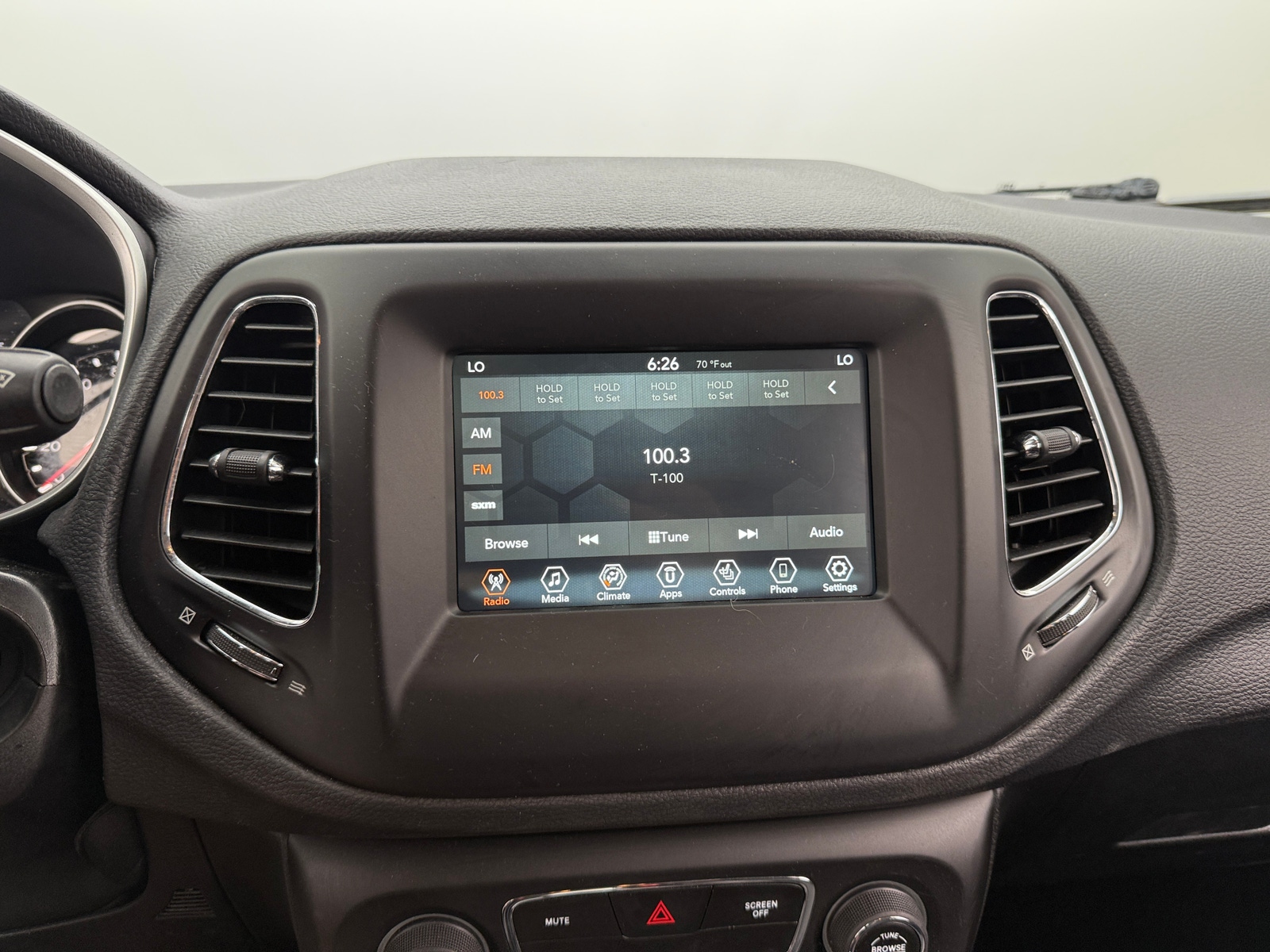 Thumbnail: 2019 Jeep Compass - 3