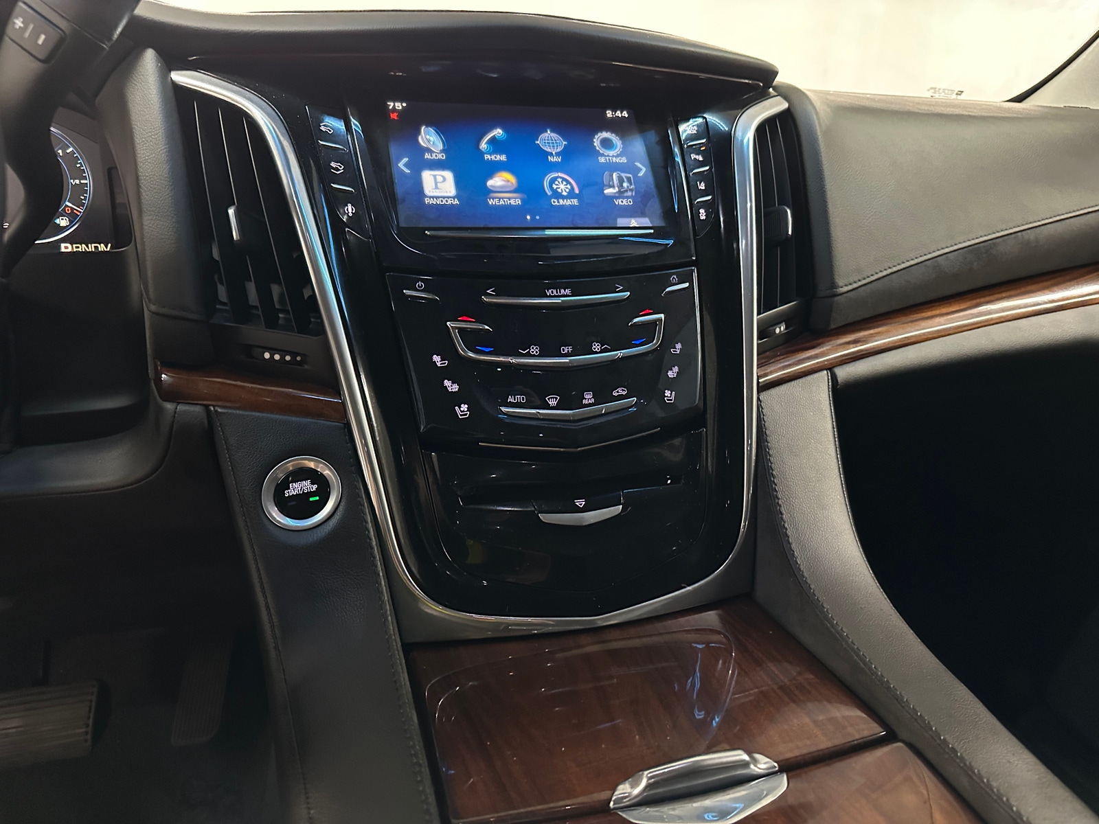 Thumbnail: 2015 Cadillac Escalade - 3
