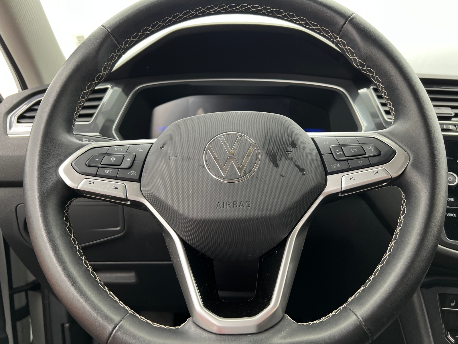 Thumbnail: 2024 Volkswagen Tiguan - 4