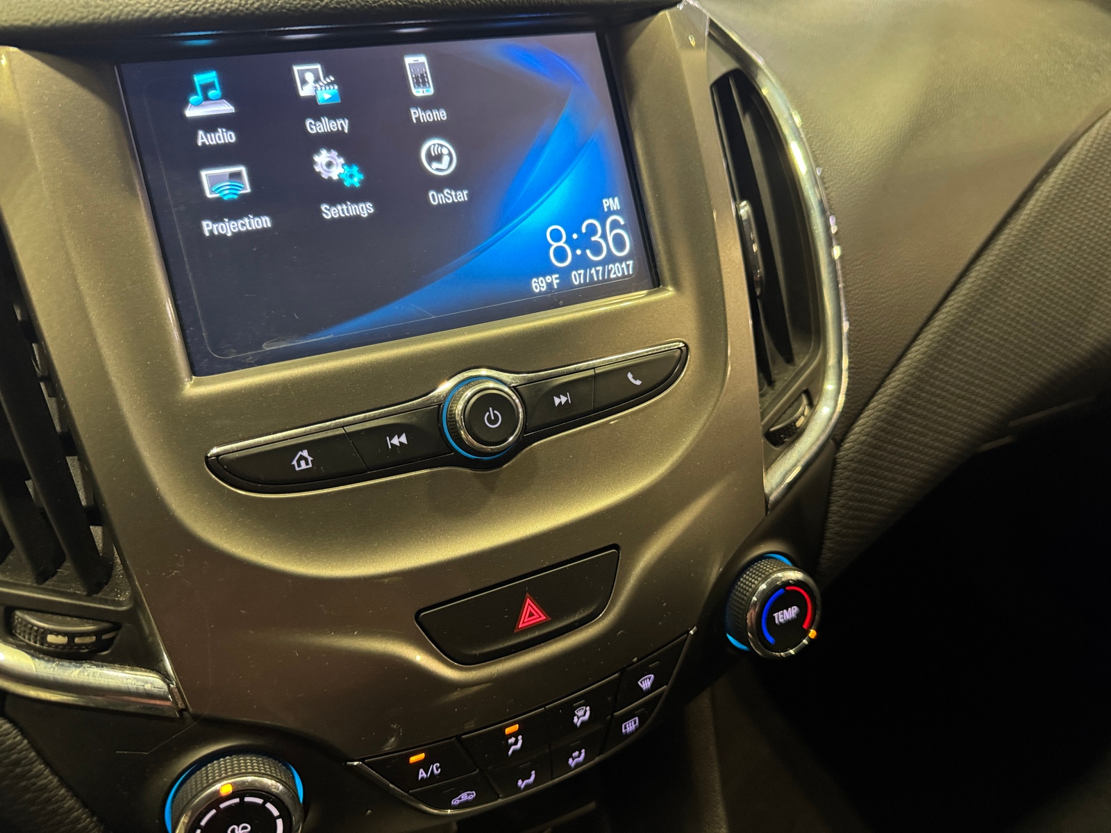 Thumbnail: 2018 Chevrolet Cruze - 4