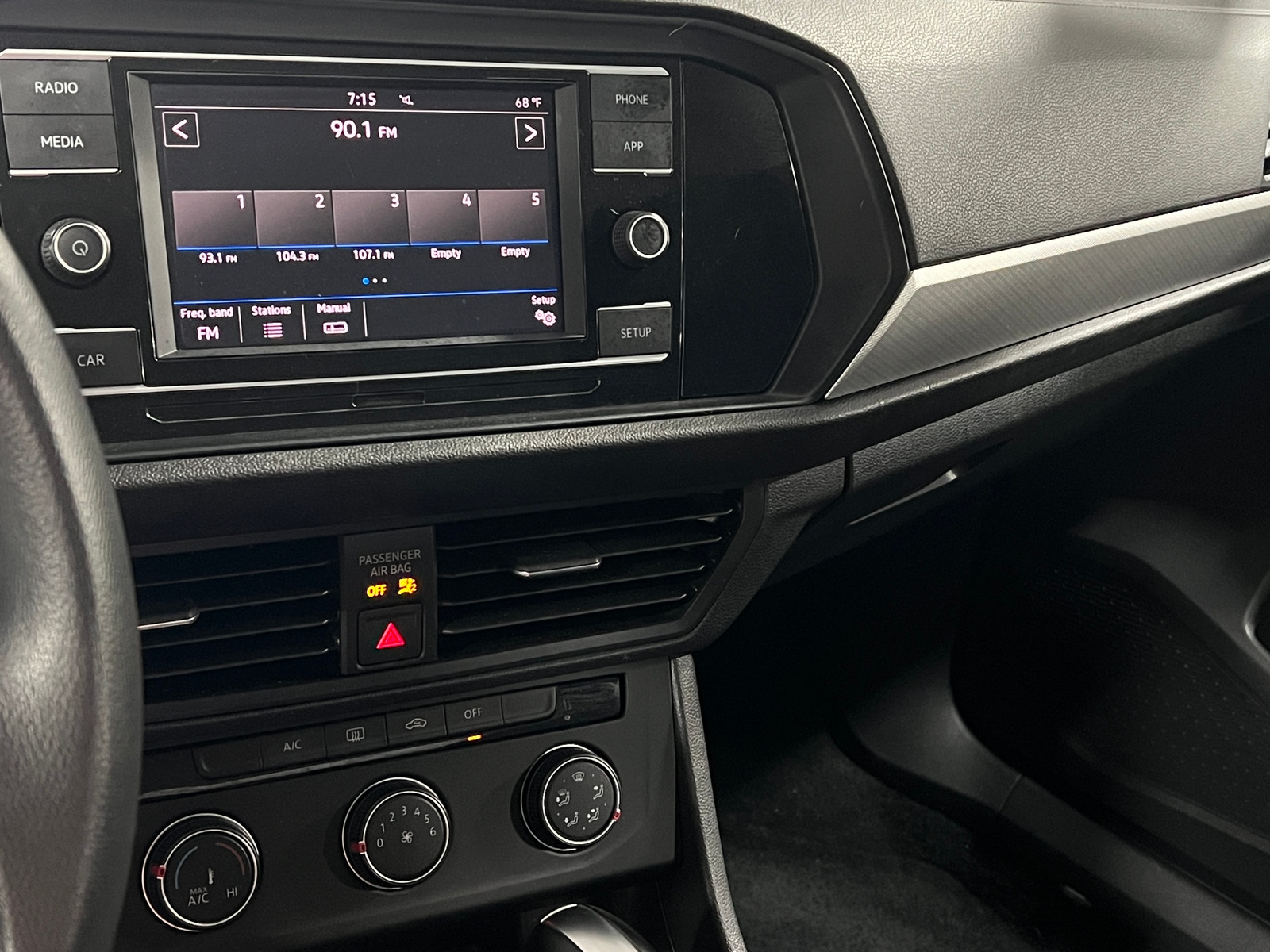 Thumbnail: 2019 Volkswagen Jetta - 4