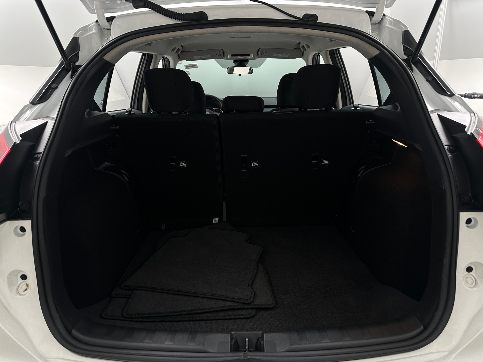 Thumbnail: 2023 Nissan Kicks - 7