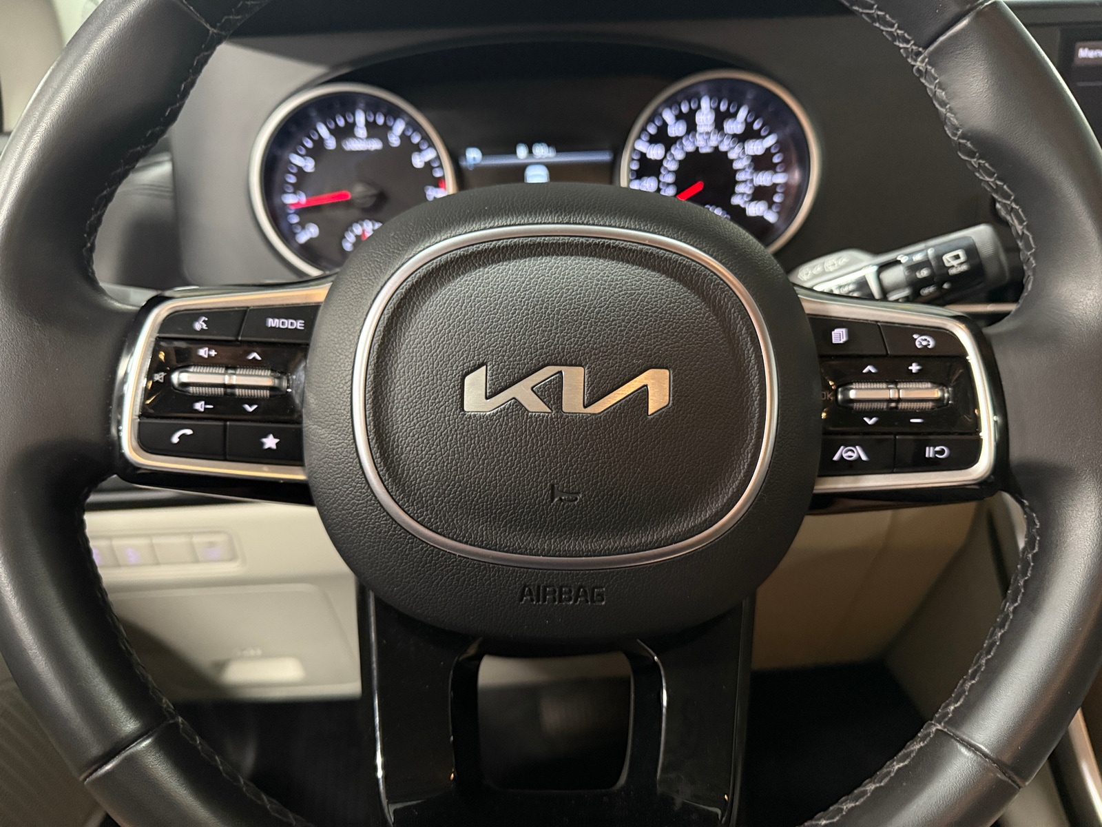 Thumbnail: 2024 Kia Carnival - 4