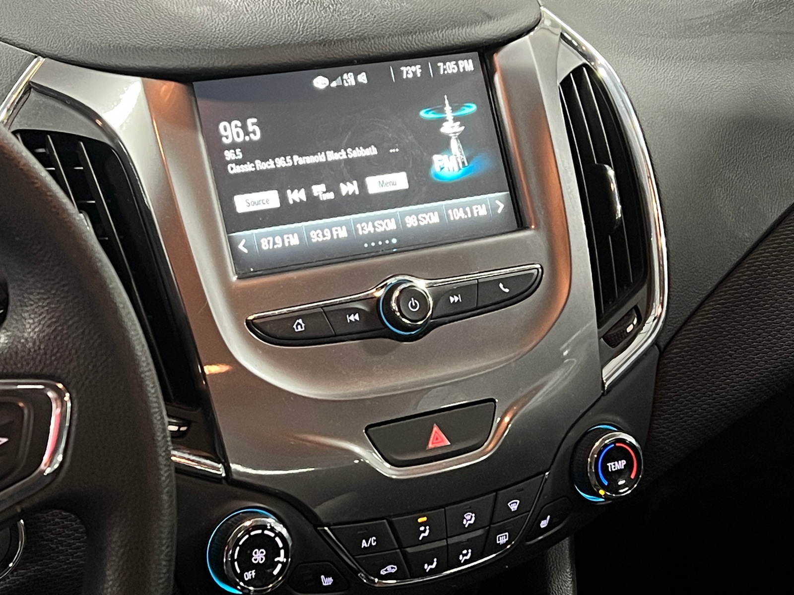 Thumbnail: 2018 Chevrolet Cruze - 4