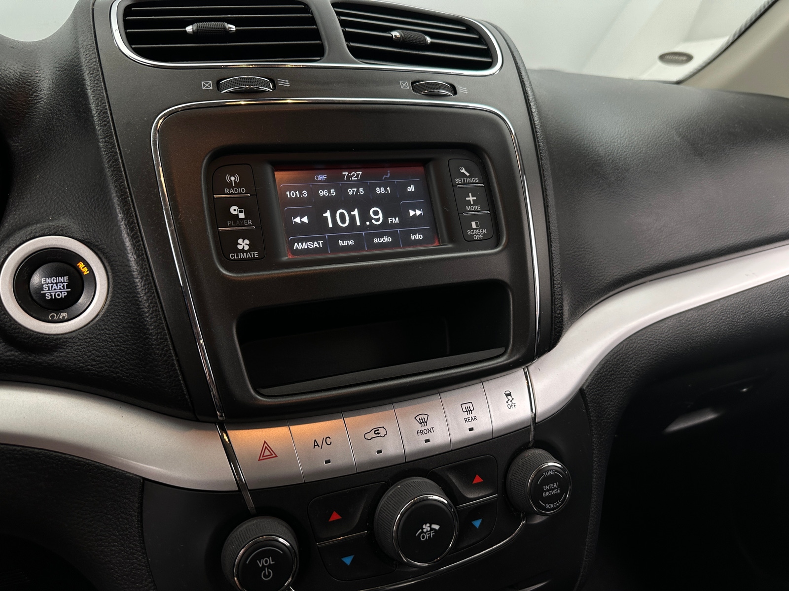 Thumbnail: 2020 Dodge Journey - 4