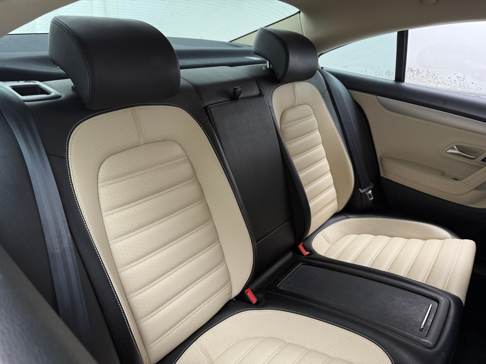 Thumbnail: 2010 Volkswagen CC - 6