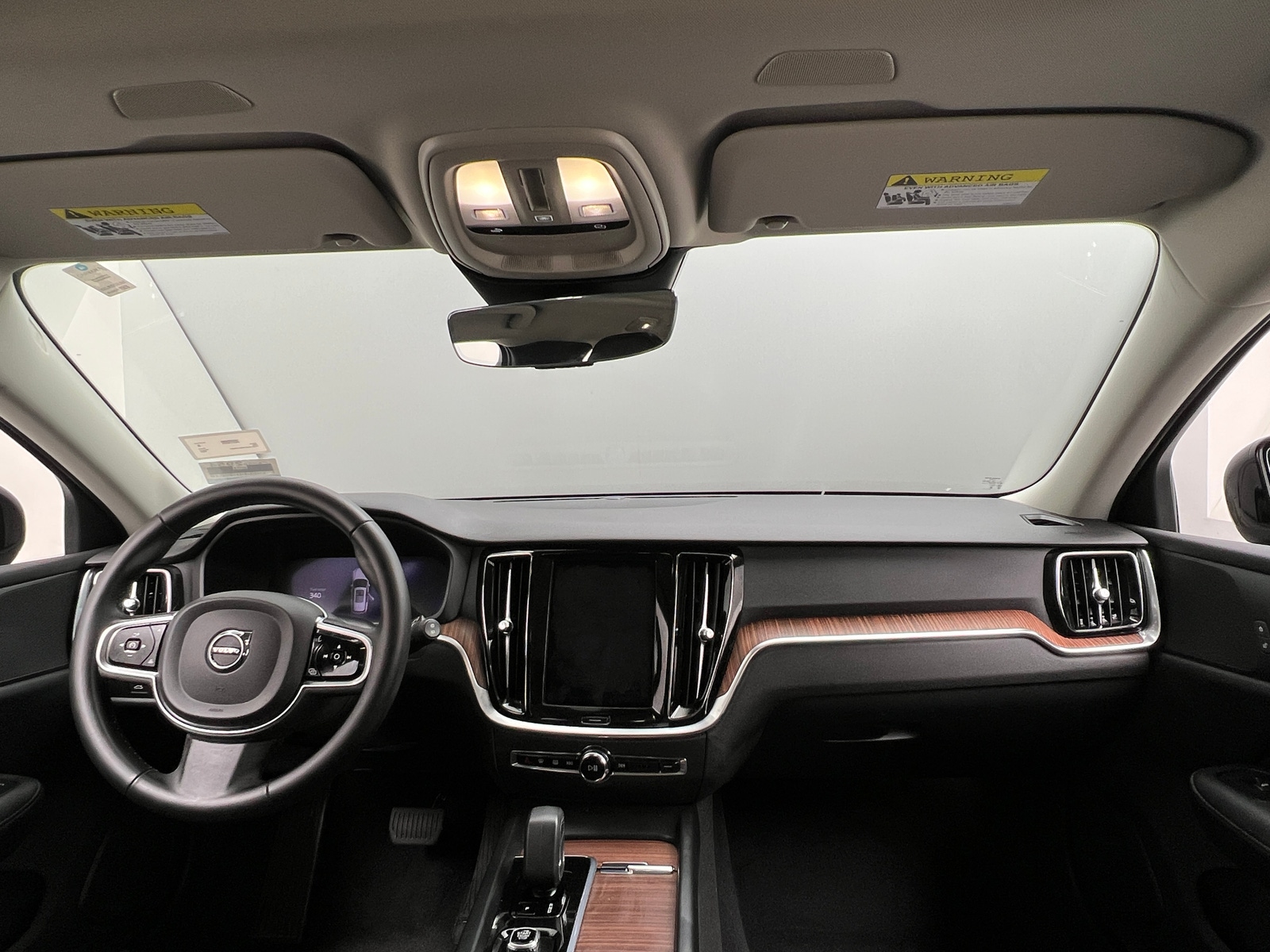 Thumbnail: 2024 Volvo V60 - 2