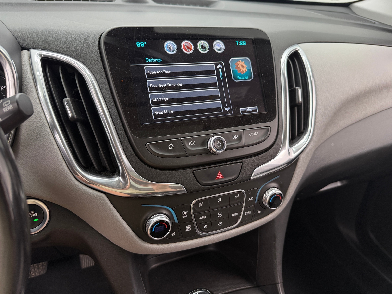 Thumbnail: 2018 Chevrolet Equinox - 4