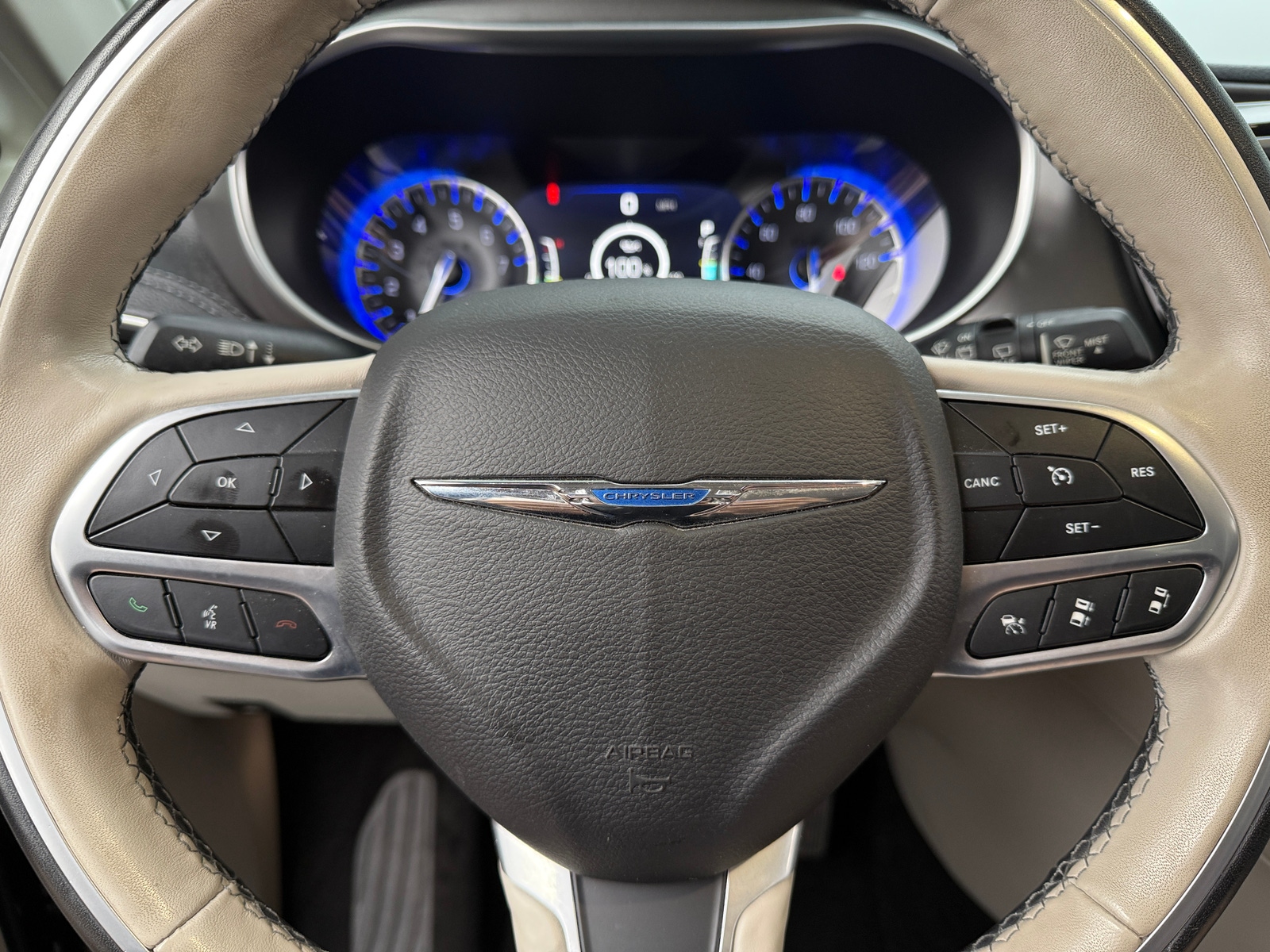 Thumbnail: 2019 Chrysler Pacifica - 4