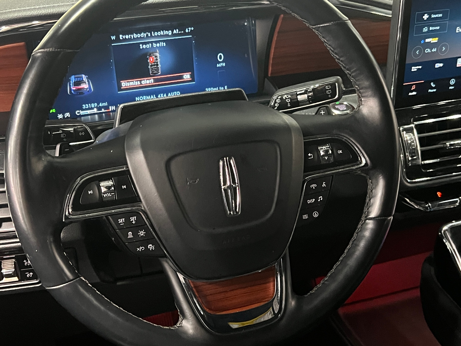 Thumbnail: 2024 Lincoln Navigator L - 4