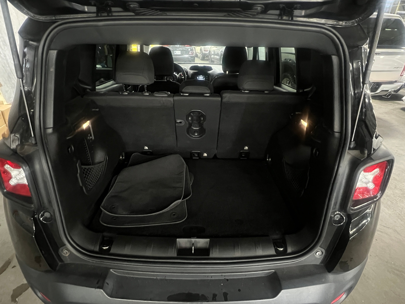 Thumbnail: 2017 Jeep Renegade - 7
