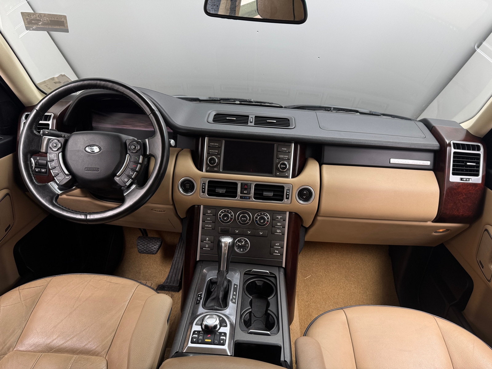 Thumbnail: 2011 Land Rover Range Rover - 2
