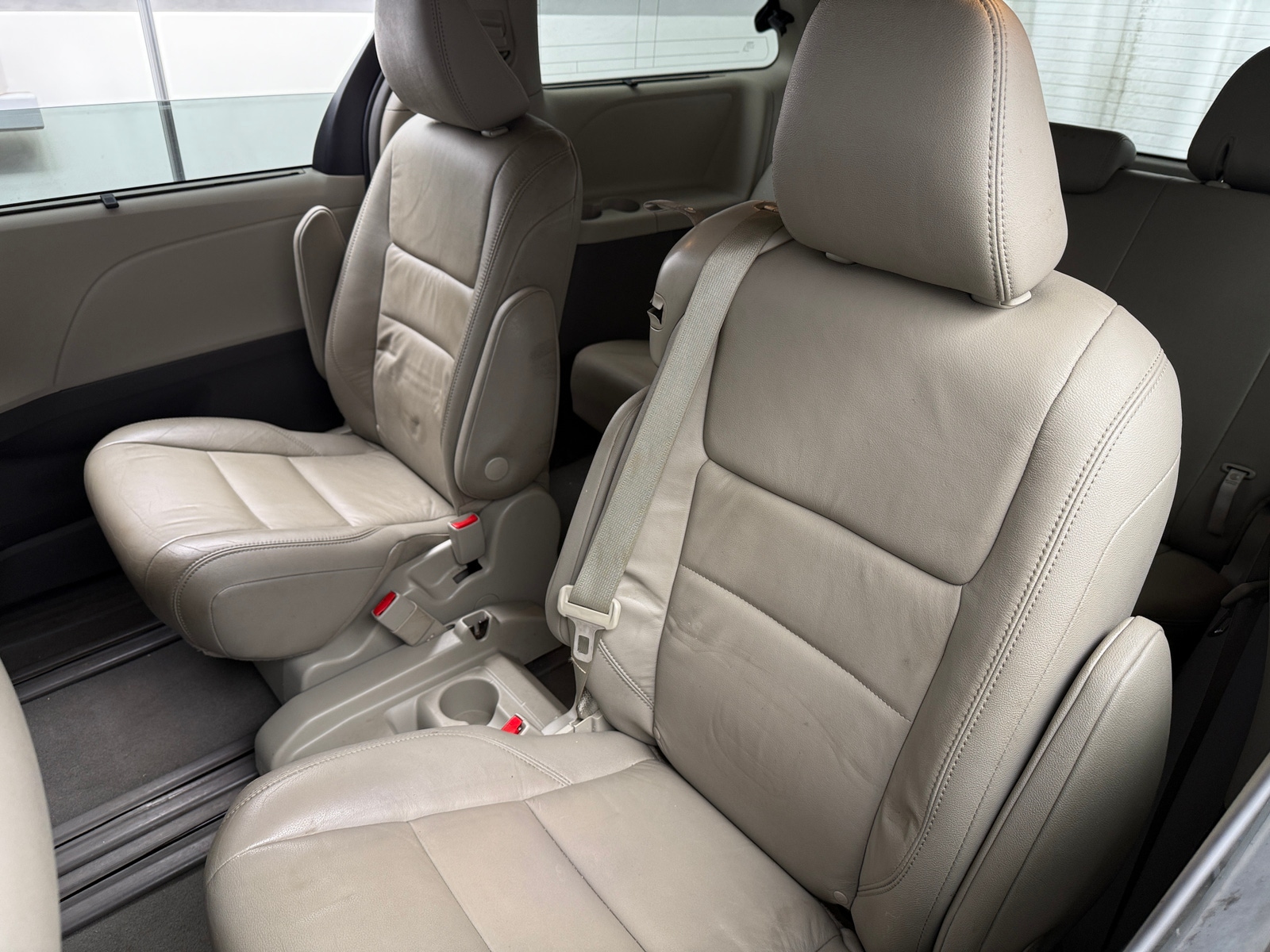 Thumbnail: 2019 Toyota Sienna - 5