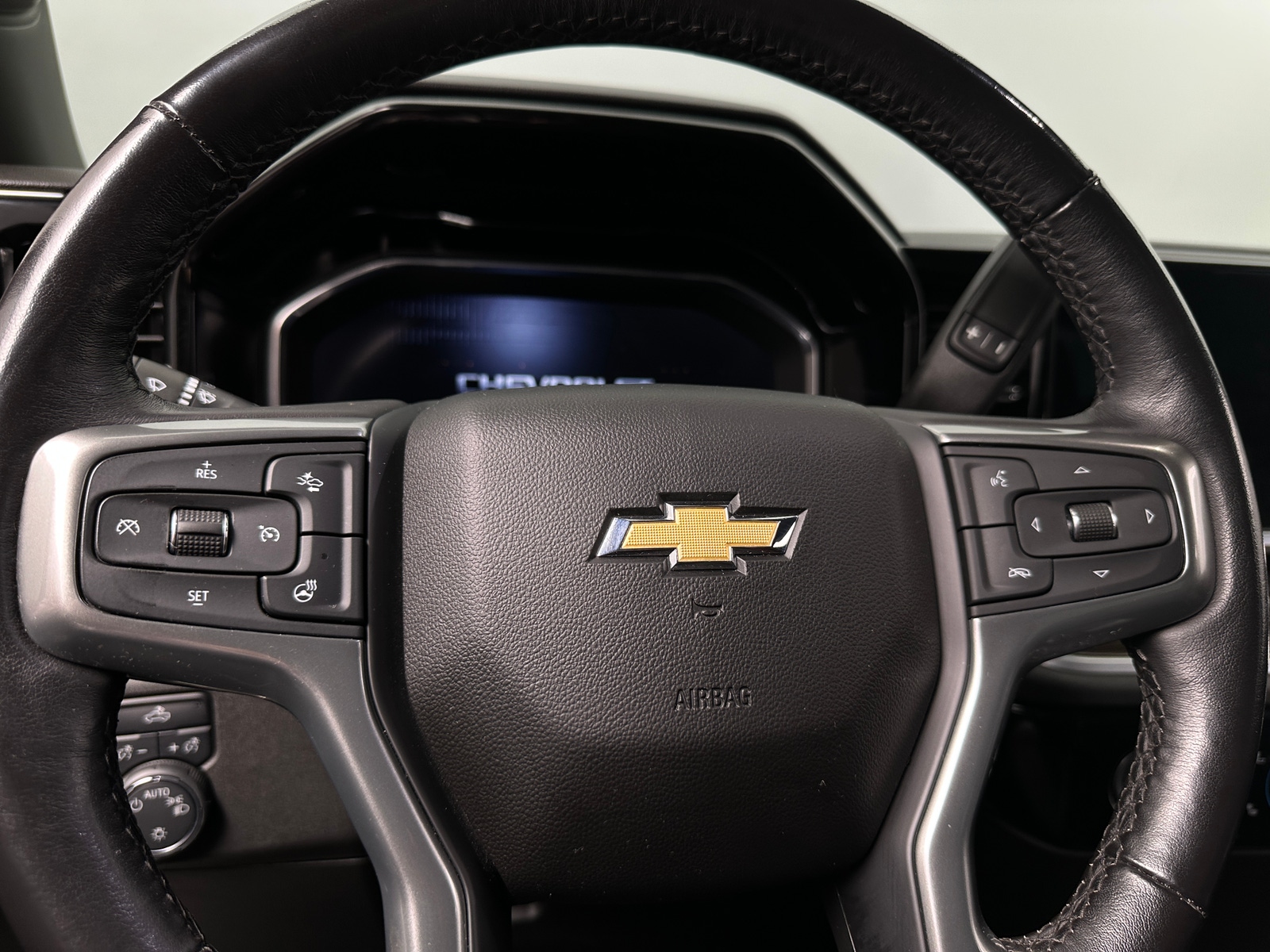 Thumbnail: 2022 Chevrolet Silverado 1500 - 5