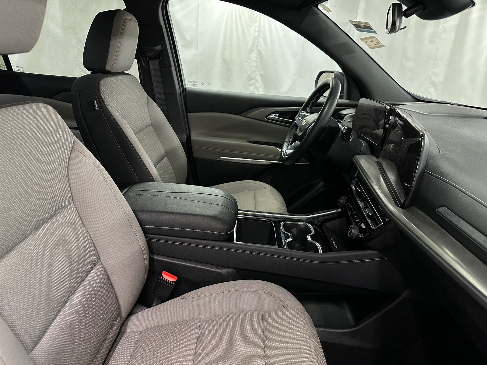 Thumbnail: 2025 Chevrolet Traverse - 2