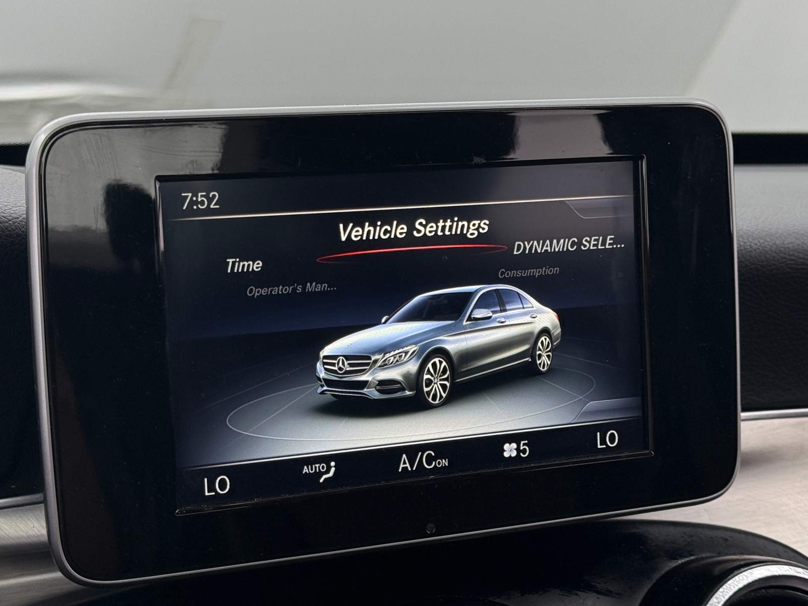 Thumbnail: 2016 Mercedes-Benz C-Class - 3