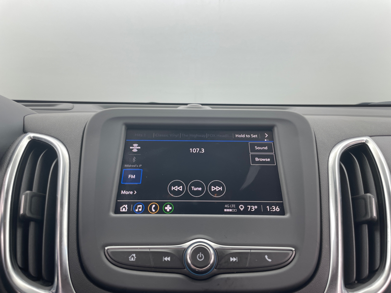 Thumbnail: 2022 Chevrolet Equinox - 4