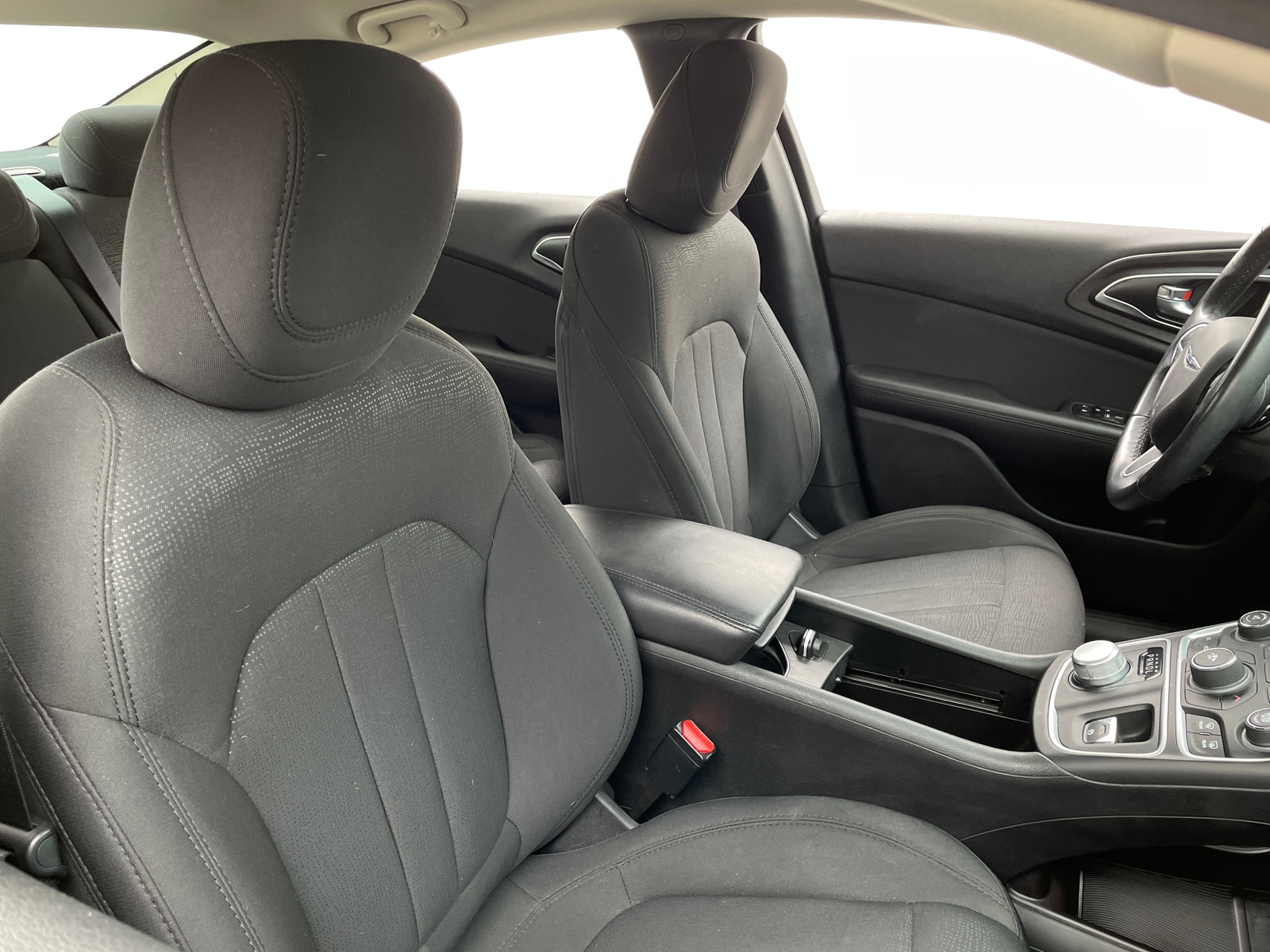 Thumbnail: 2016 Chrysler 200 - 2