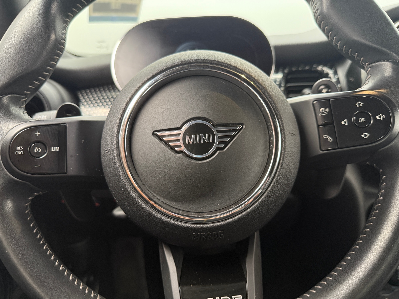 Thumbnail: 2022 MINI Cooper Convertible - 4