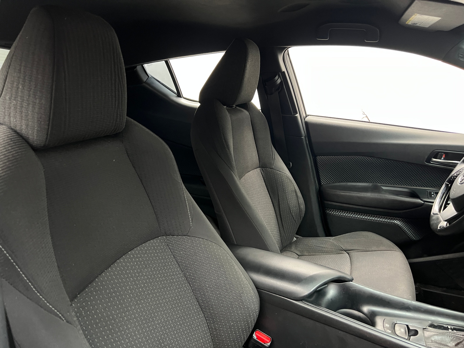Thumbnail: 2018 Toyota C-HR - 2