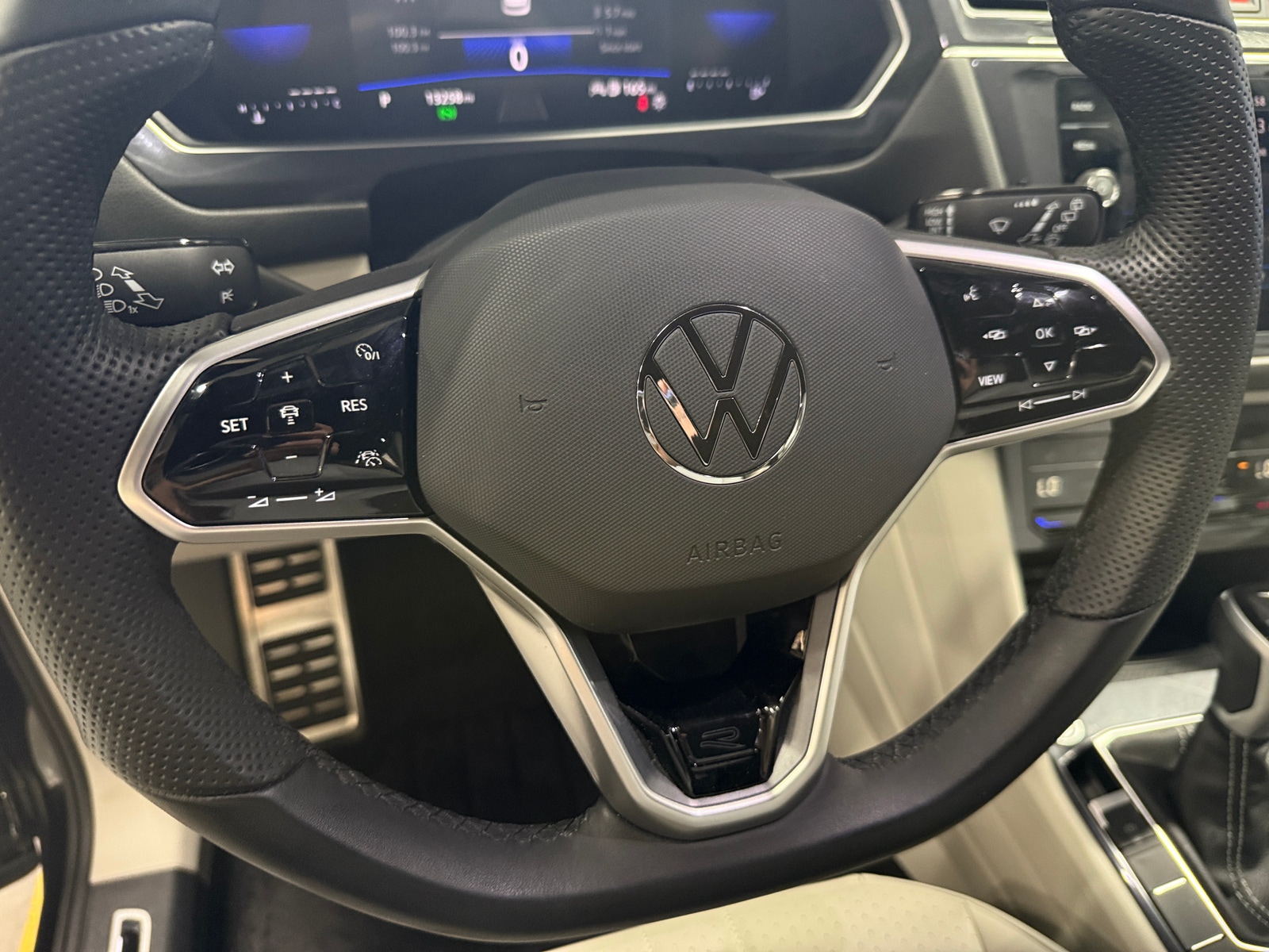 Thumbnail: 2024 Volkswagen Tiguan - 4