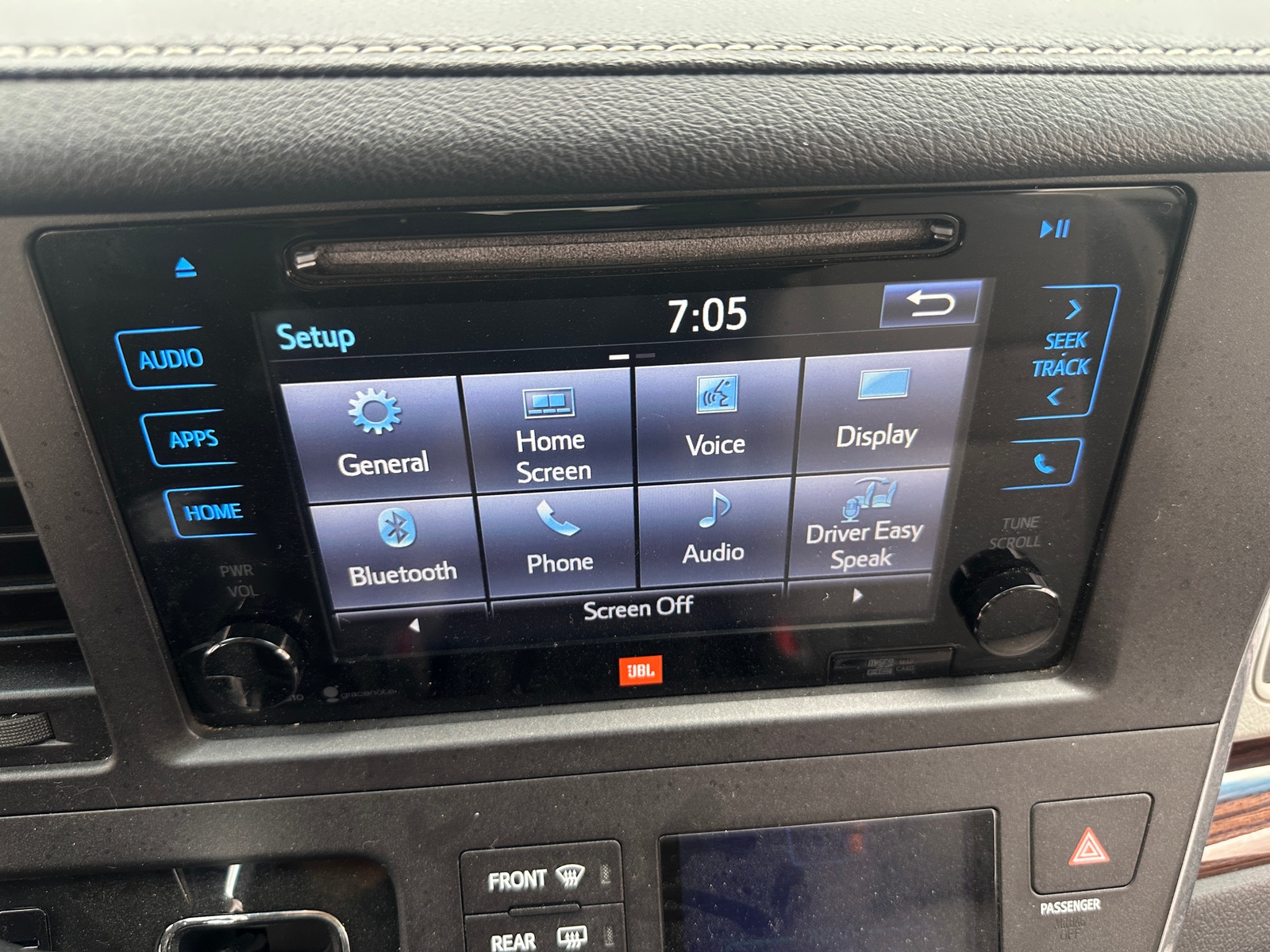 Thumbnail: 2015 Toyota Sienna - 3