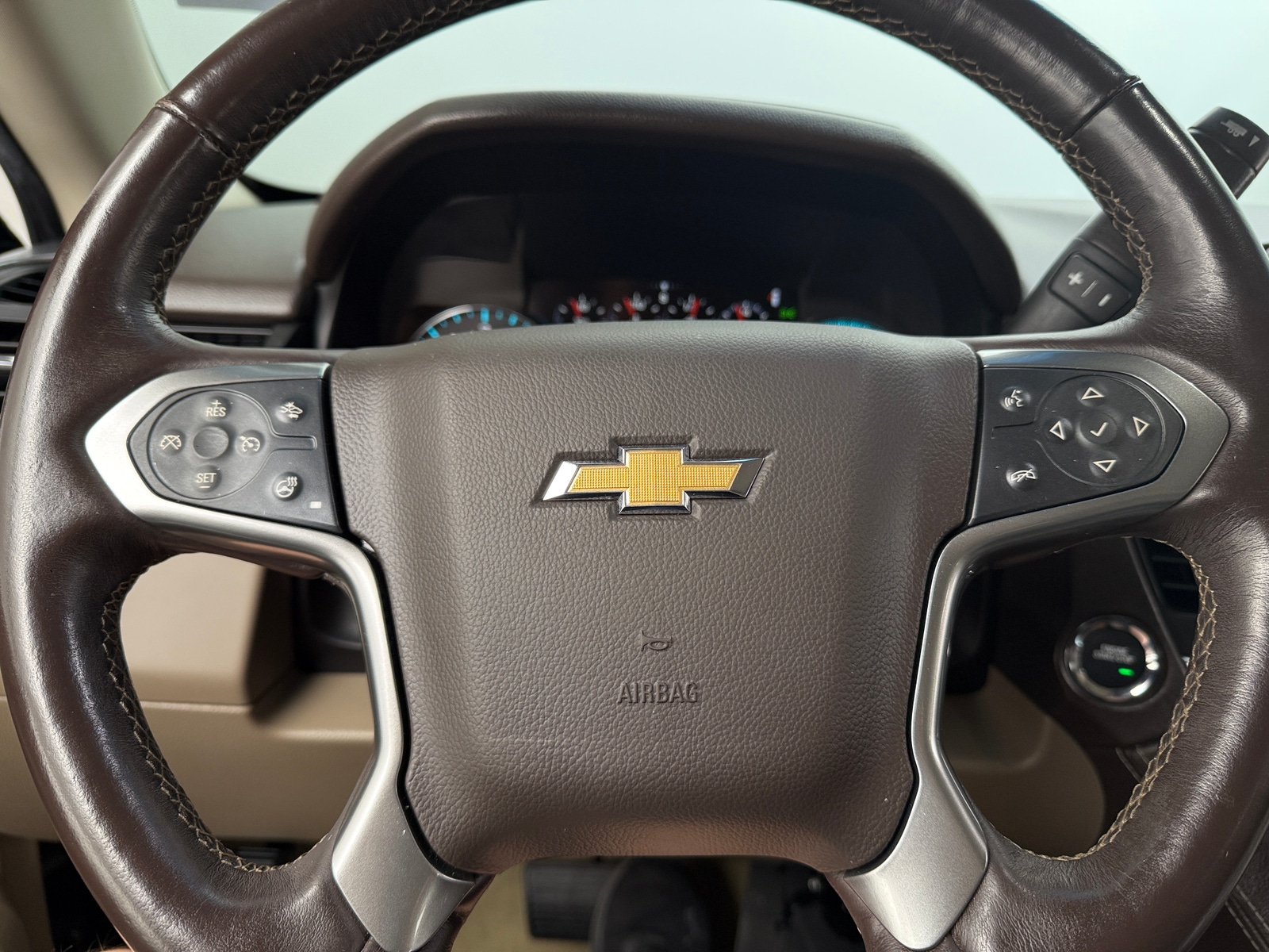 Thumbnail: 2017 Chevrolet Suburban - 4