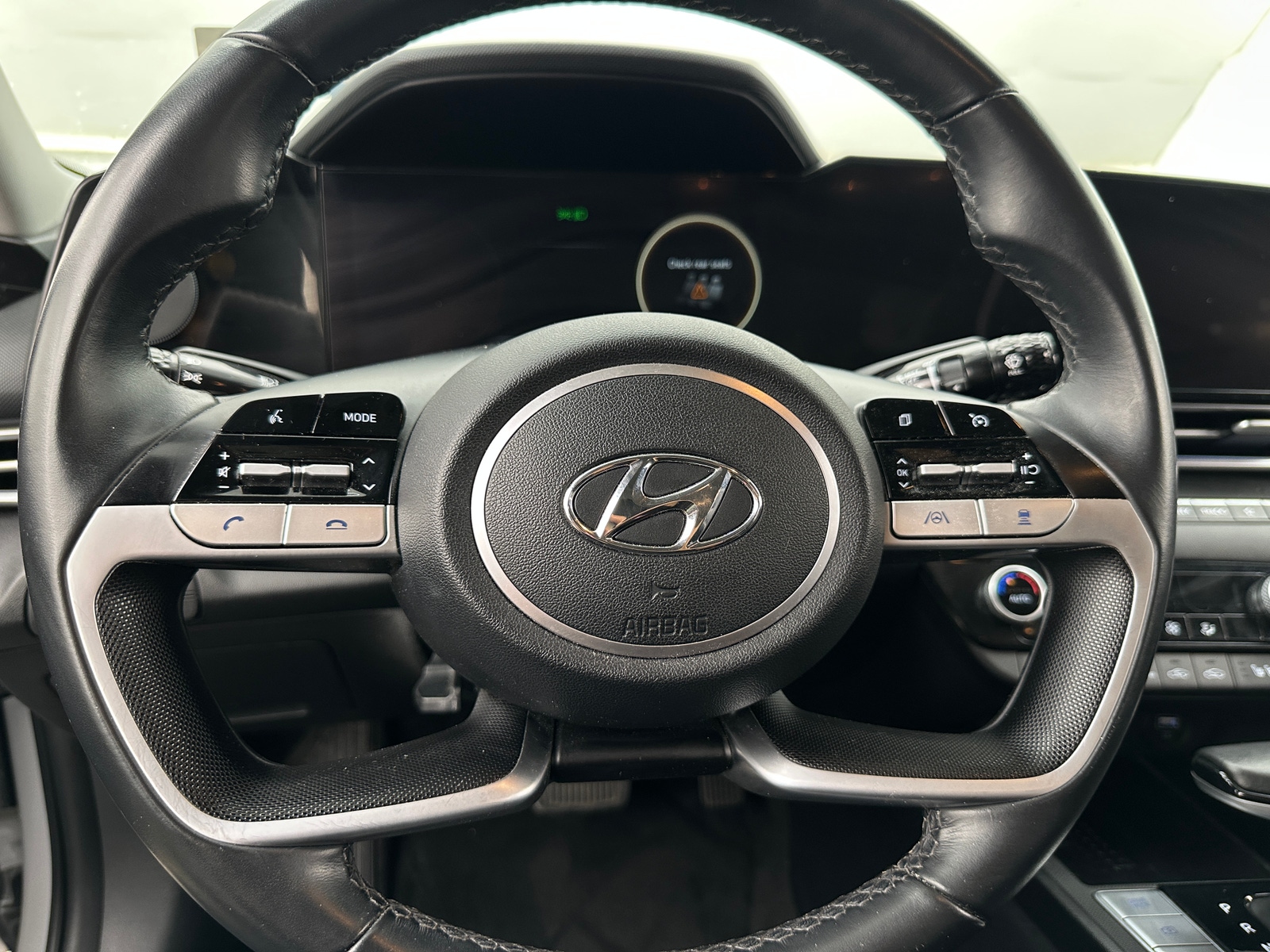 Thumbnail: 2022 Hyundai Elantra - 4