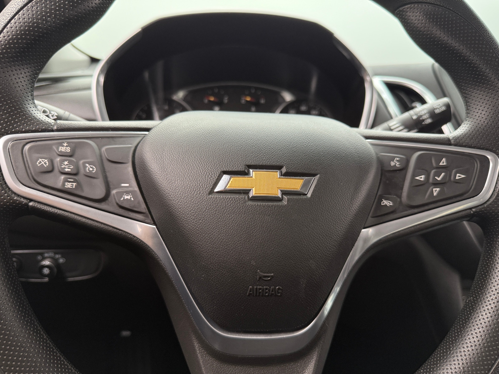 Thumbnail: 2023 Chevrolet Equinox - 5