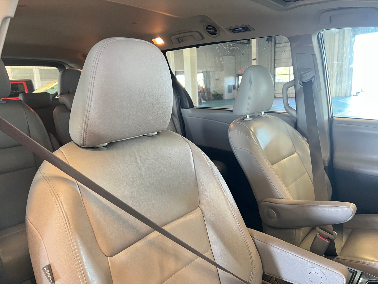 Thumbnail: 2016 Toyota Sienna - 2