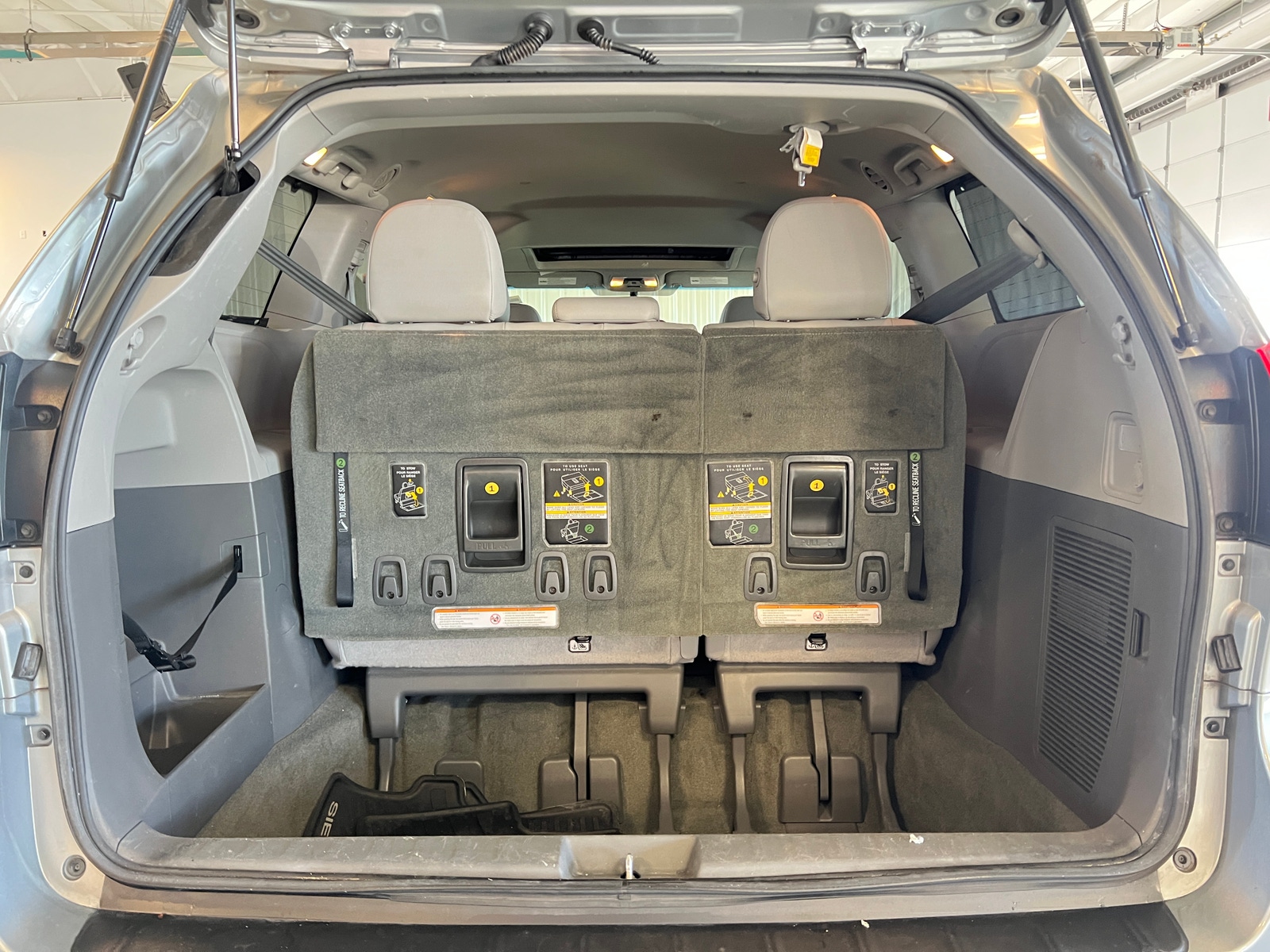 Thumbnail: 2016 Toyota Sienna - 7