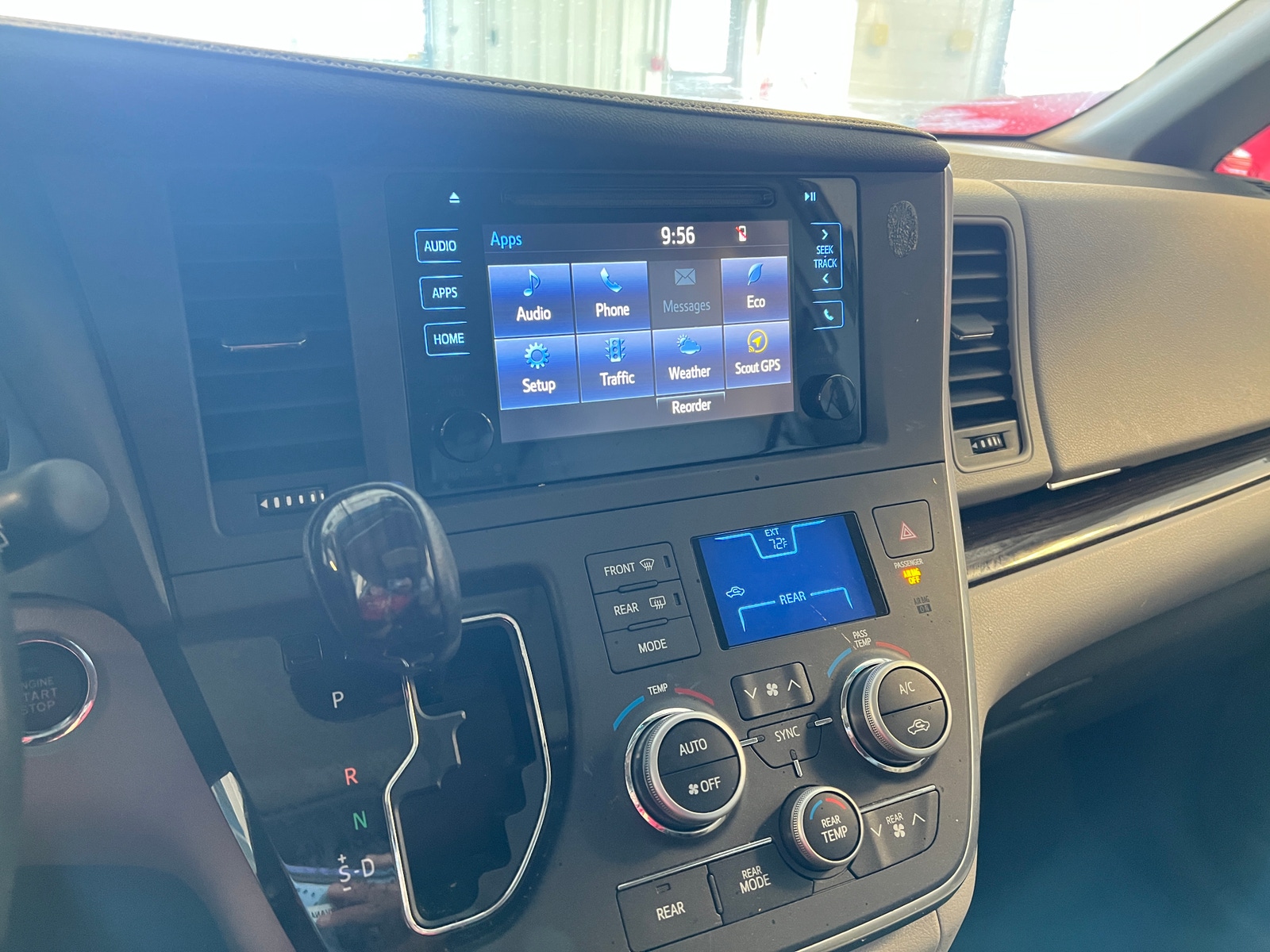 Thumbnail: 2016 Toyota Sienna - 4