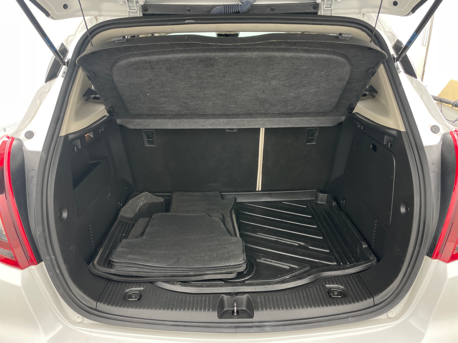 Thumbnail: 2017 Buick Encore - 6
