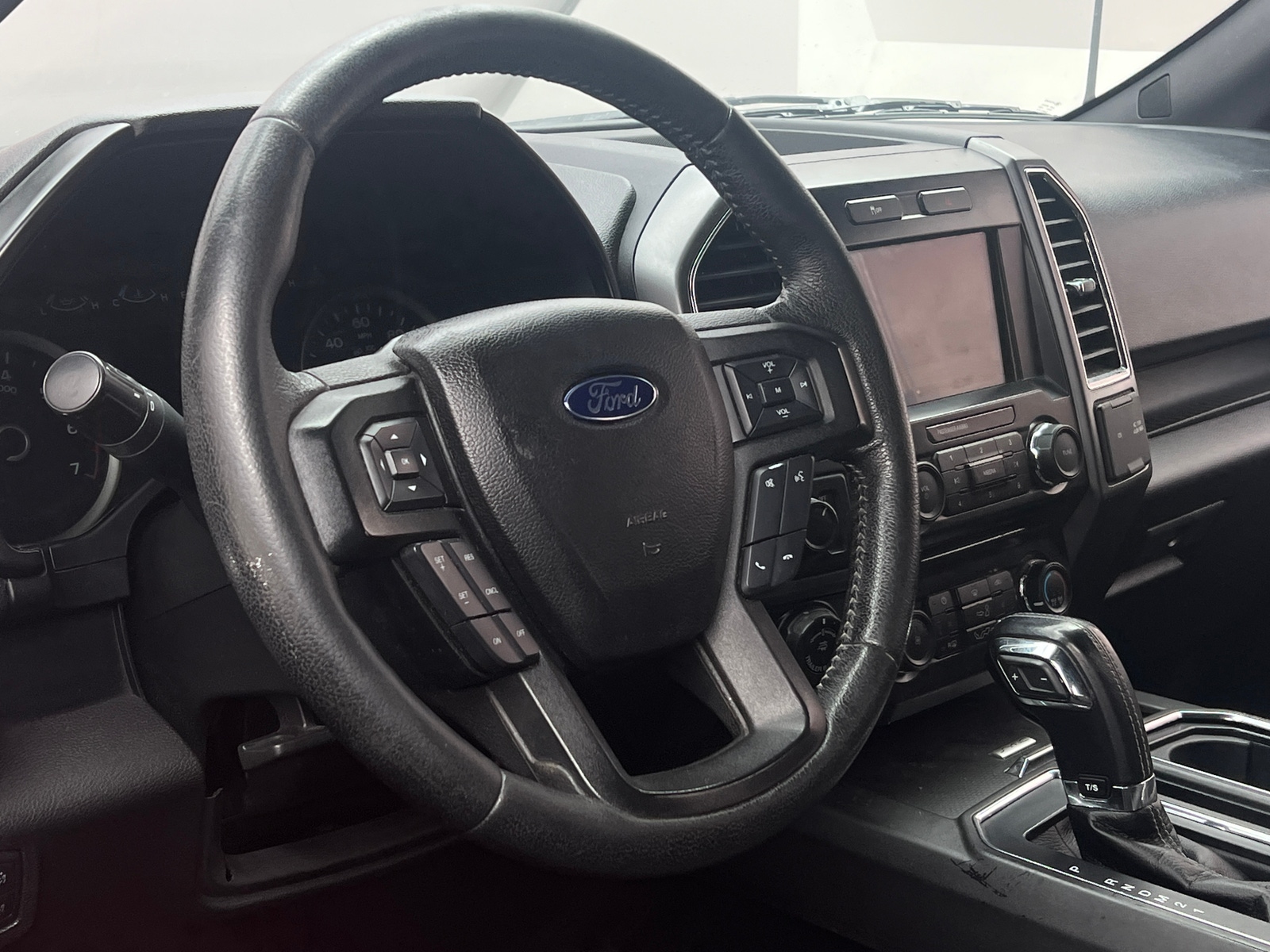 Thumbnail: 2016 Ford Econoline - 5
