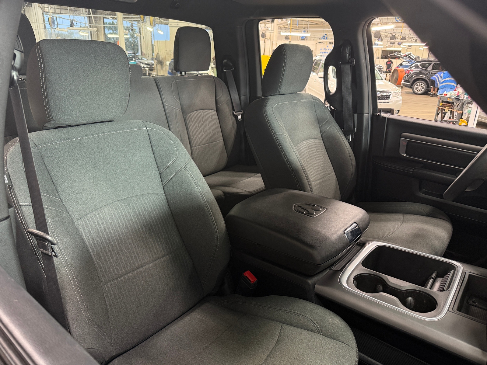 Thumbnail: 2022 RAM 1500 Classic - 2