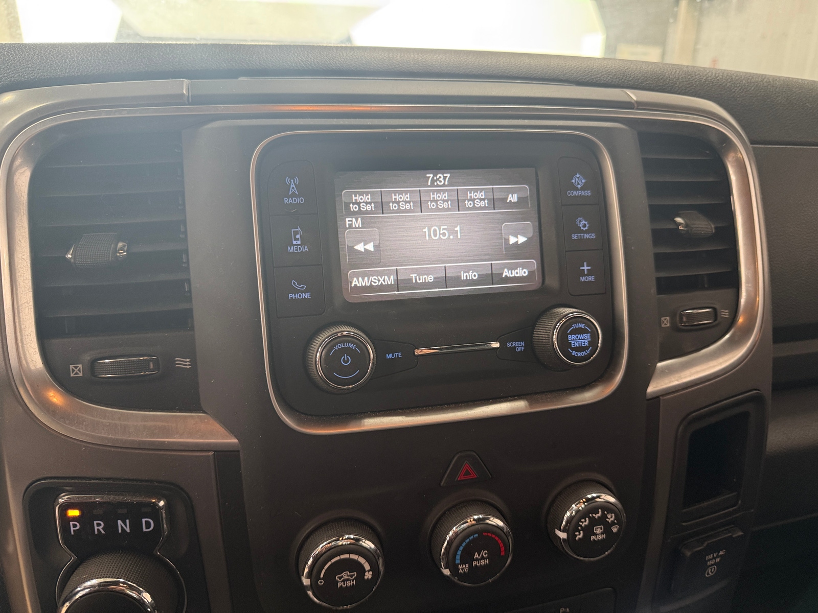 Thumbnail: 2022 RAM 1500 Classic - 4