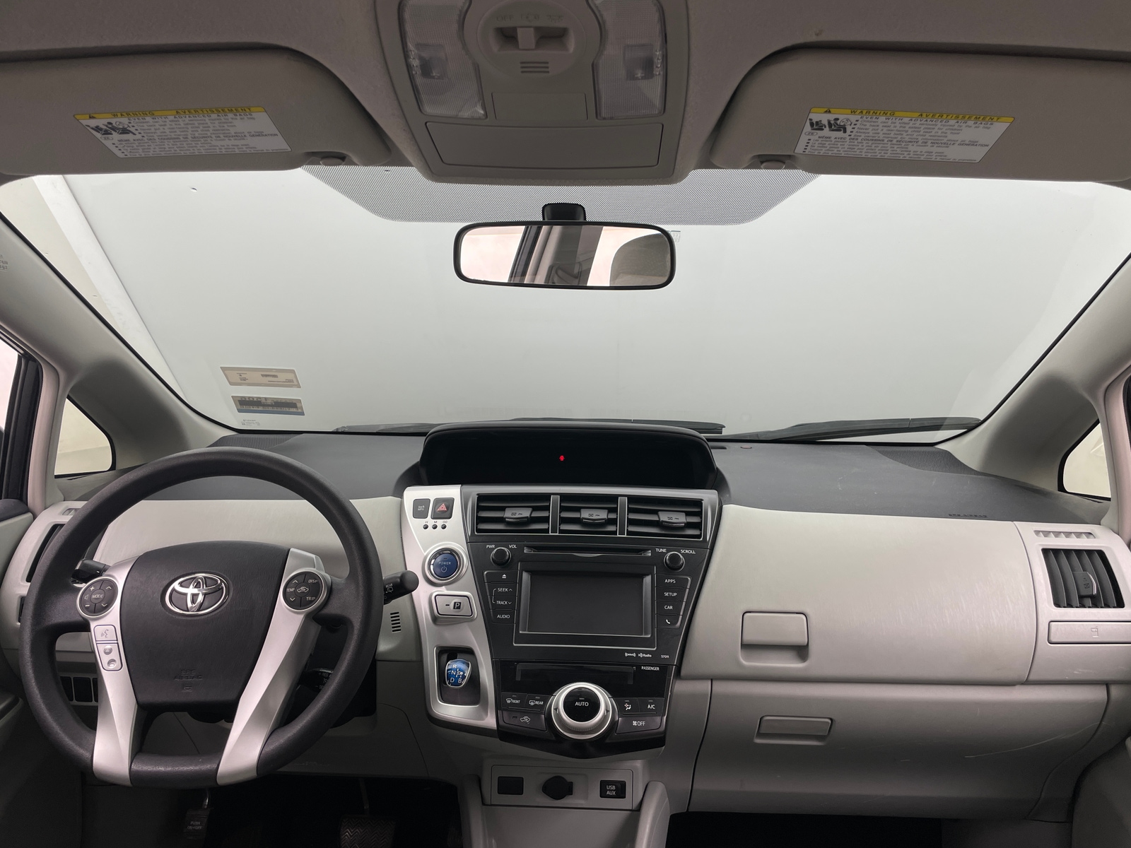 Thumbnail: 2012 Toyota Prius v - 3