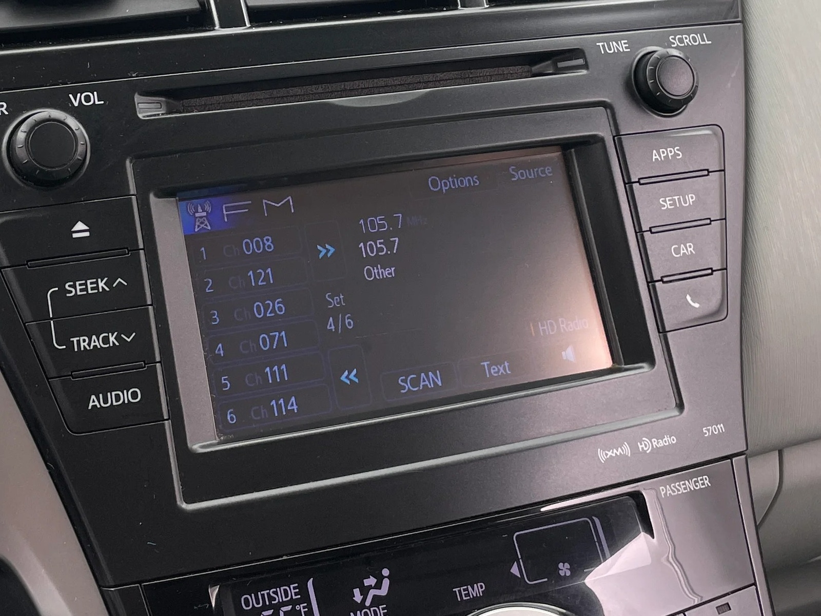 Thumbnail: 2012 Toyota Prius v - 4